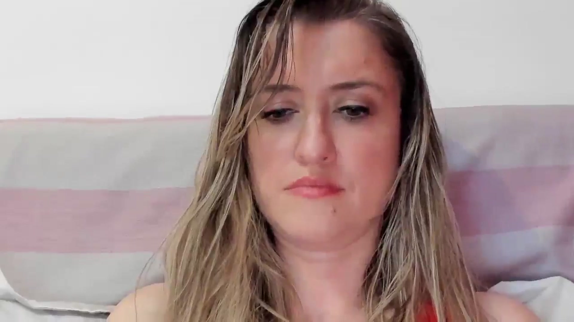 Gallery image thumbnail from BestDream's myfreecams stream on, 04/14/2026, 22:59 image 16 of 20