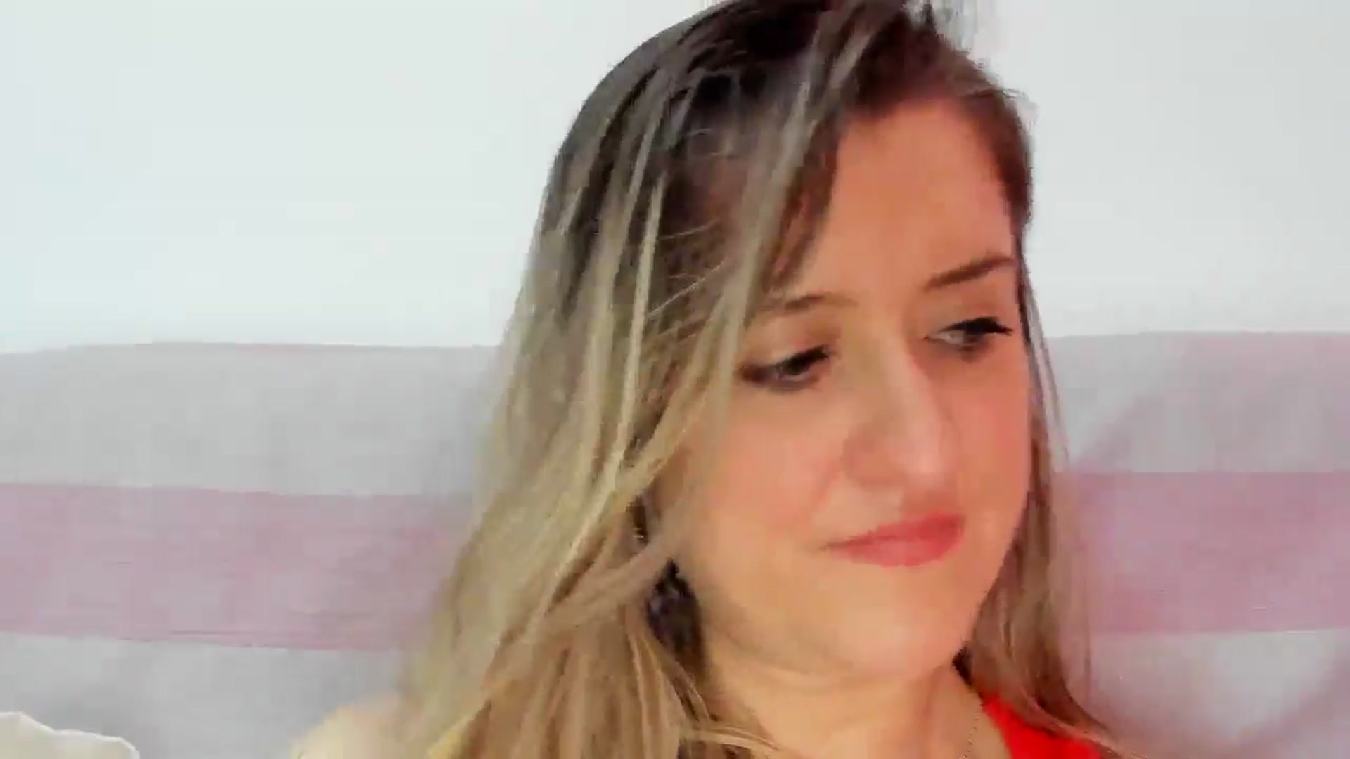 Gallery image thumbnail from BestDream's myfreecams stream on, 04/15/2026, 08:18 image 7 of 20