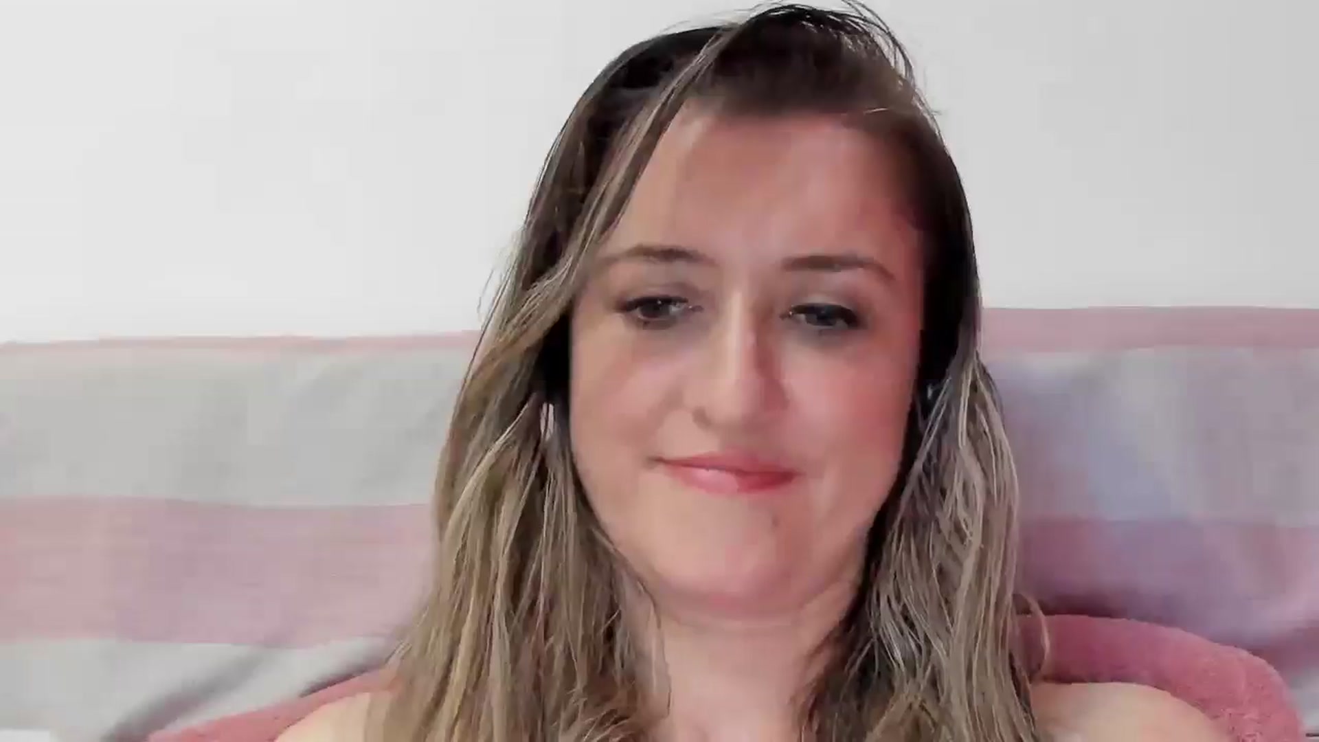Gallery image thumbnail from BestDream's myfreecams stream on, 04/15/2026, 23:27 image 20 of 20