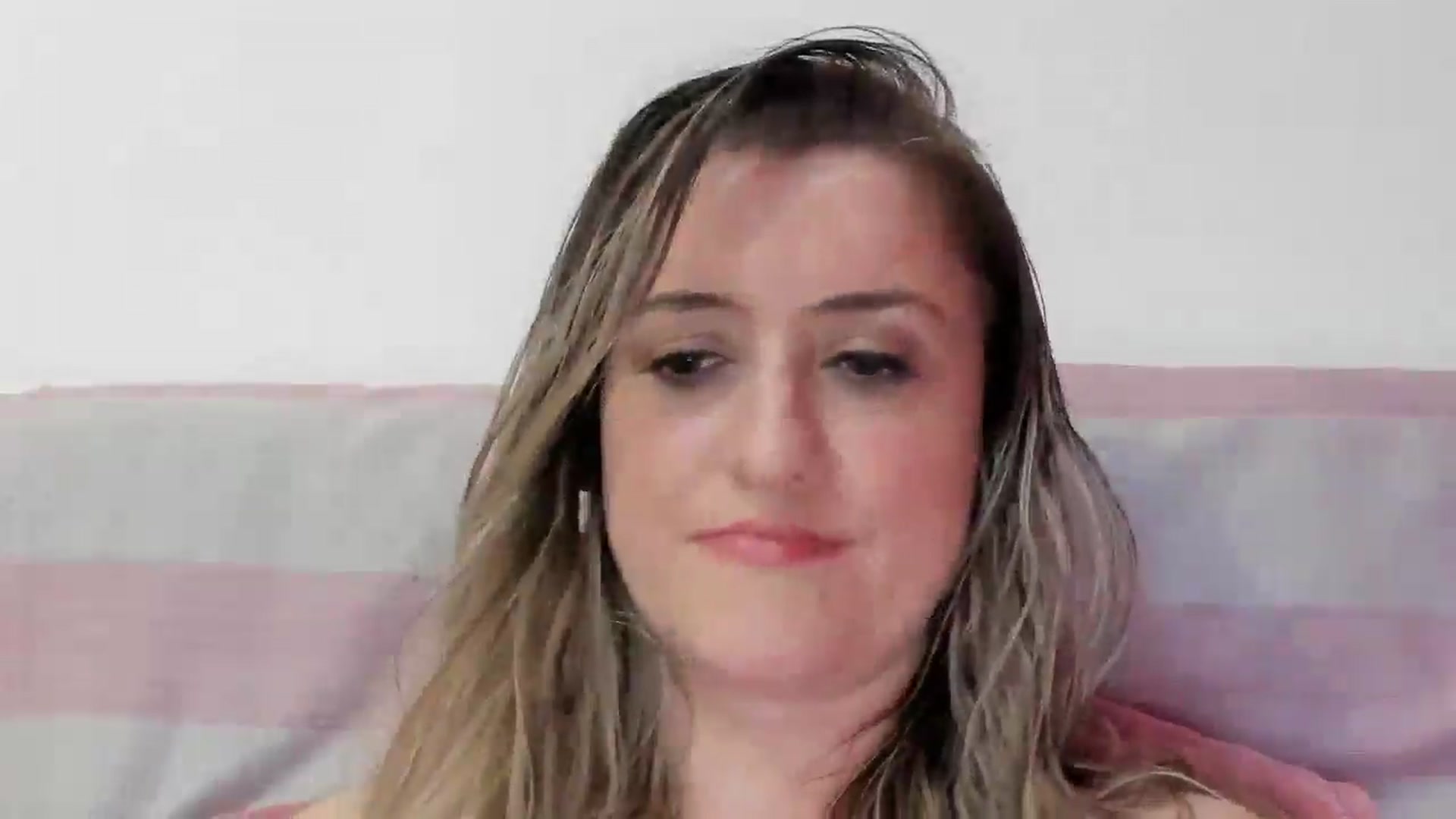 Gallery image thumbnail from BestDream's myfreecams stream on, 04/16/2026, 24:12 image 5 of 20