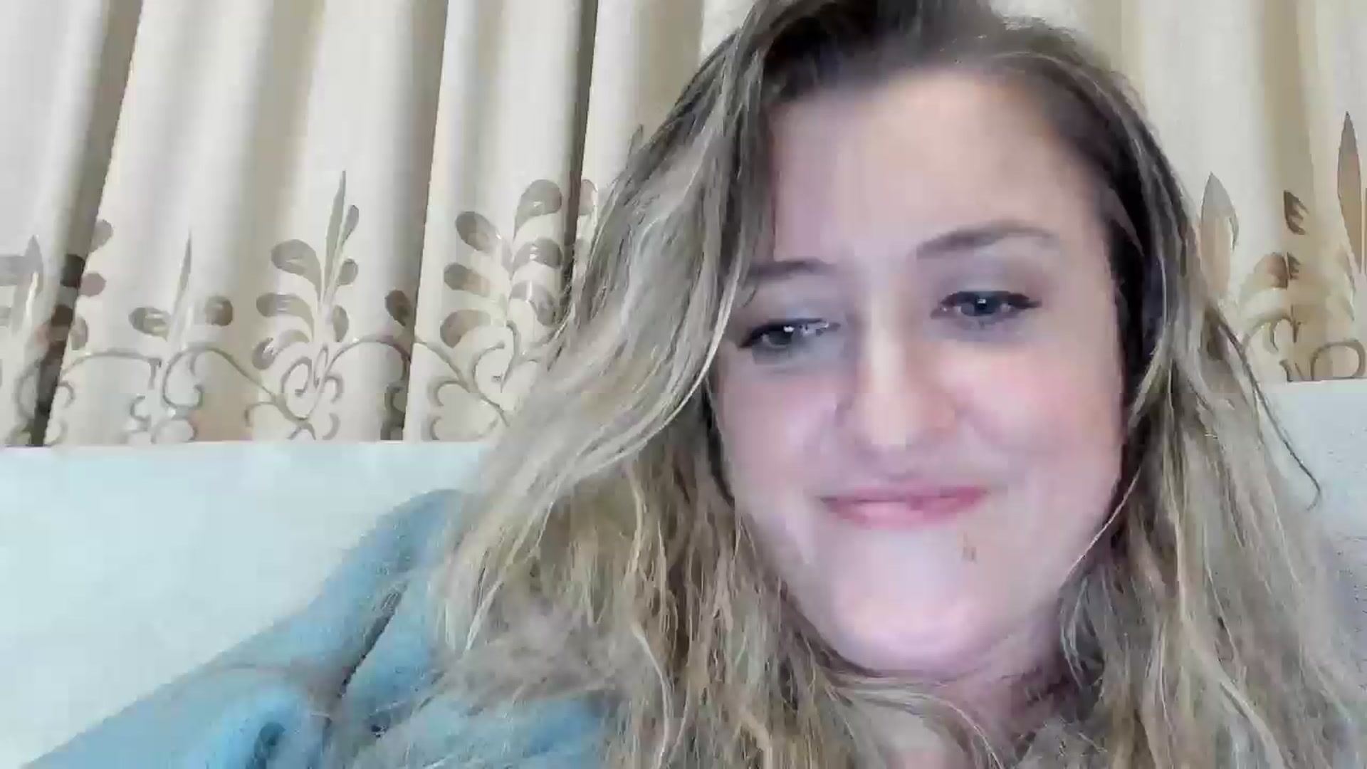 Gallery image thumbnail from BestDream's myfreecams stream on, 04/17/2026, 22:53 image 19 of 20