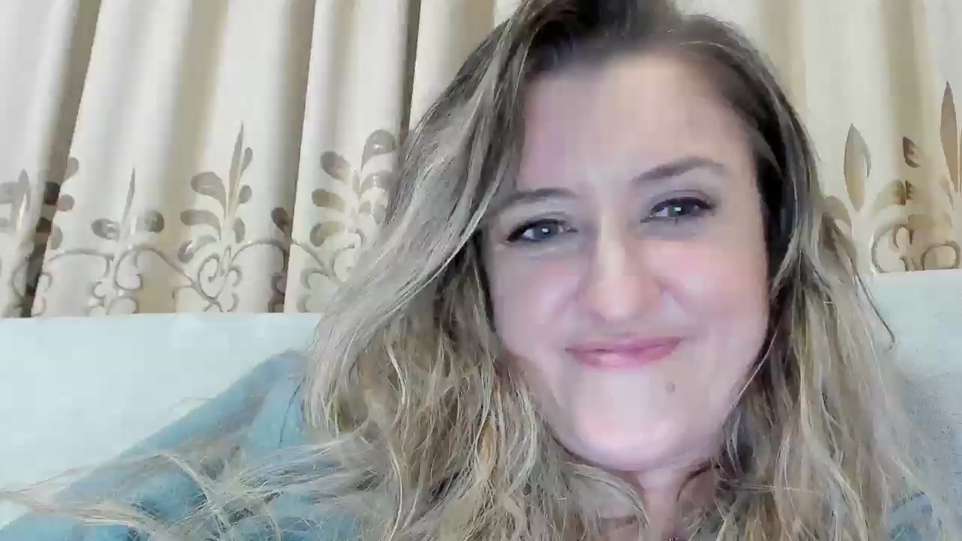 Gallery image thumbnail from BestDream's myfreecams stream on, 04/17/2026, 22:53 image 15 of 20