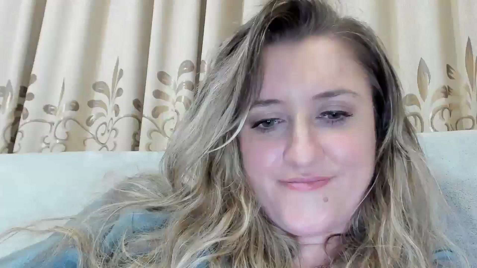 Gallery image thumbnail from BestDream's myfreecams stream on, 04/17/2026, 22:53 image 10 of 20
