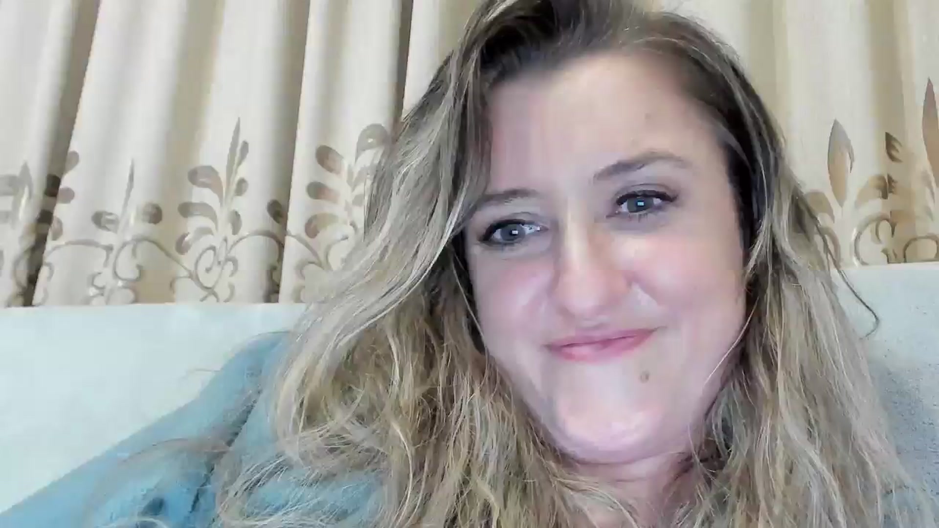 Gallery image thumbnail from BestDream's myfreecams stream on, 04/17/2026, 22:53 image 16 of 20