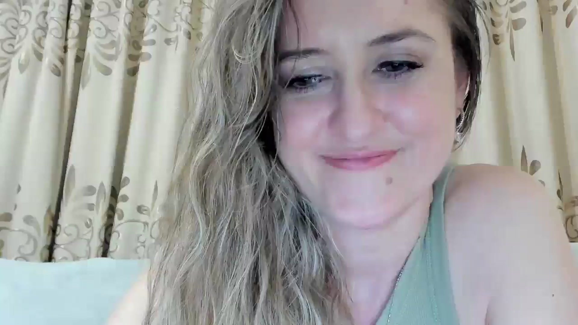 Gallery image thumbnail from BestDream's myfreecams stream on, 04/18/2026, 24:03 image 1 of 20