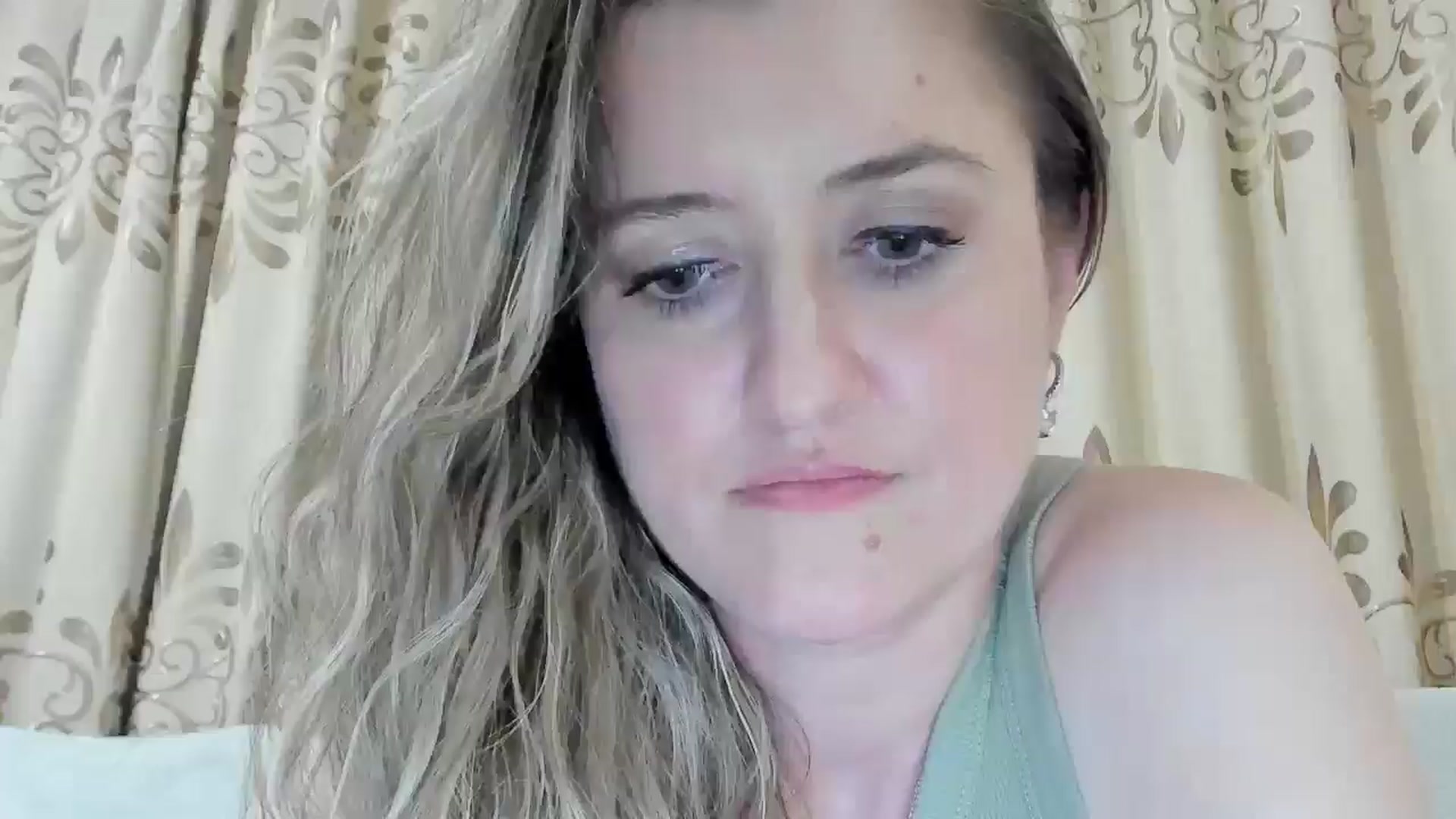 Gallery image thumbnail from BestDream's myfreecams stream on, 04/18/2026, 24:03 image 7 of 20