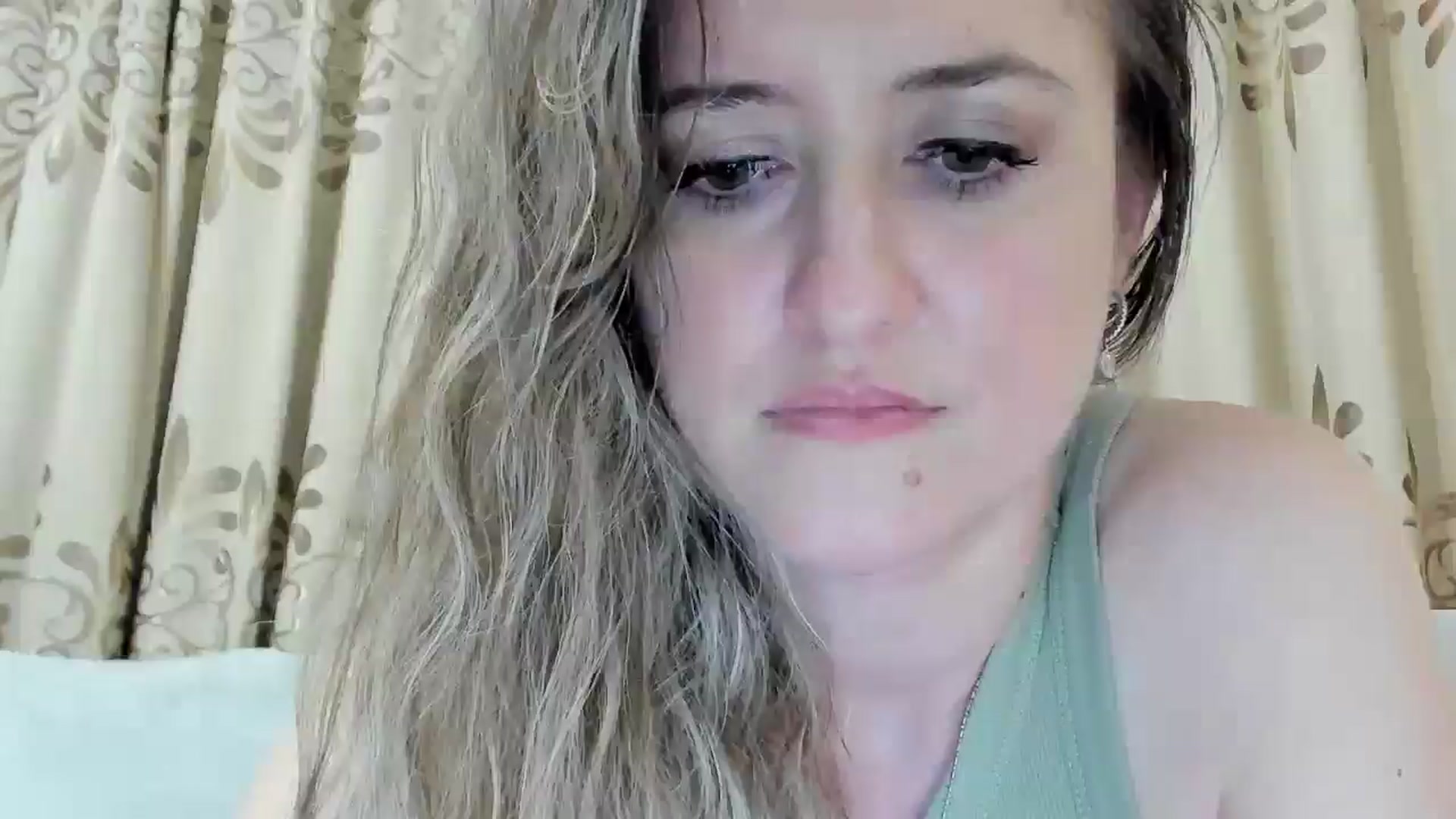 Gallery image thumbnail from BestDream's myfreecams stream on, 04/18/2026, 24:03 image 2 of 20