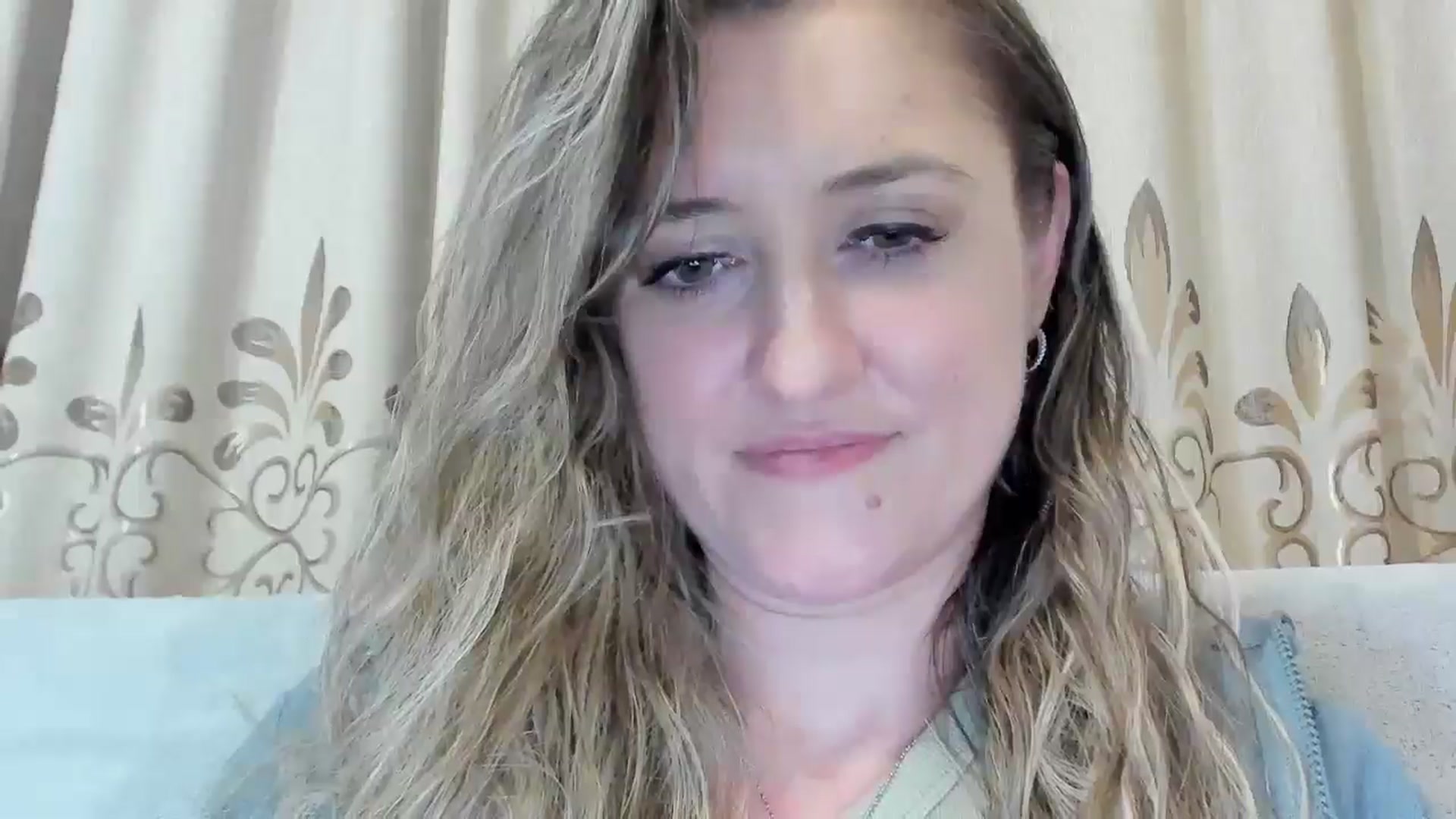 Gallery image thumbnail from BestDream's myfreecams stream on, 04/18/2026, 24:03 image 12 of 20