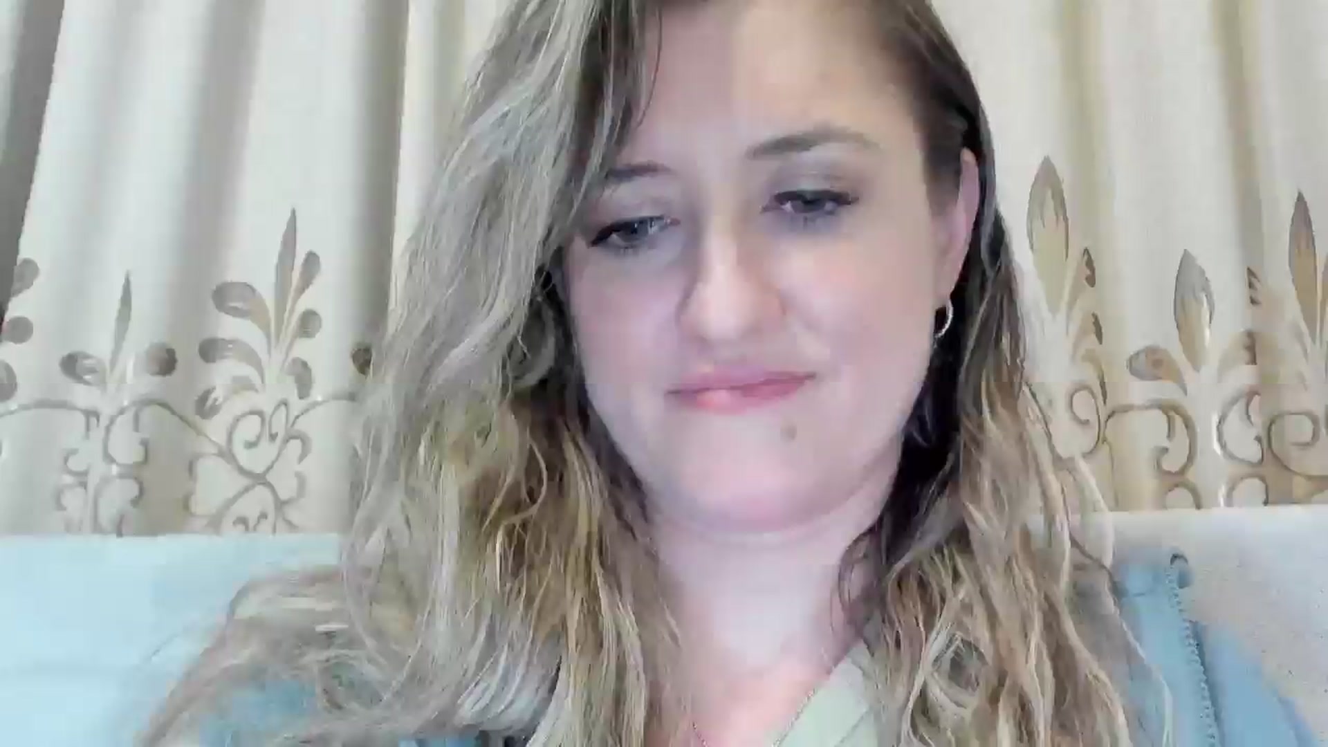 Gallery image thumbnail from BestDream's myfreecams stream on, 04/18/2026, 24:03 image 13 of 20