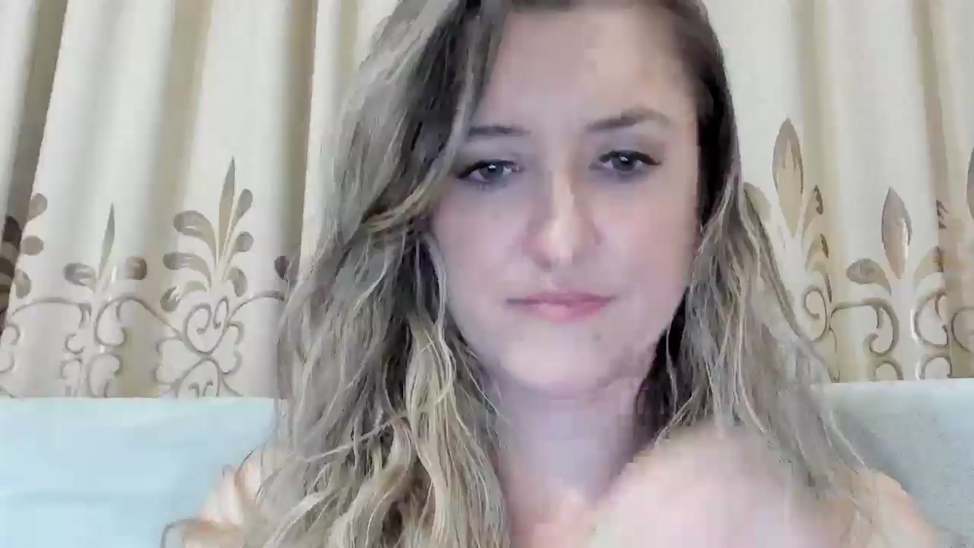 Gallery image thumbnail from BestDream's myfreecams stream on, 04/18/2026, 24:03 image 11 of 20