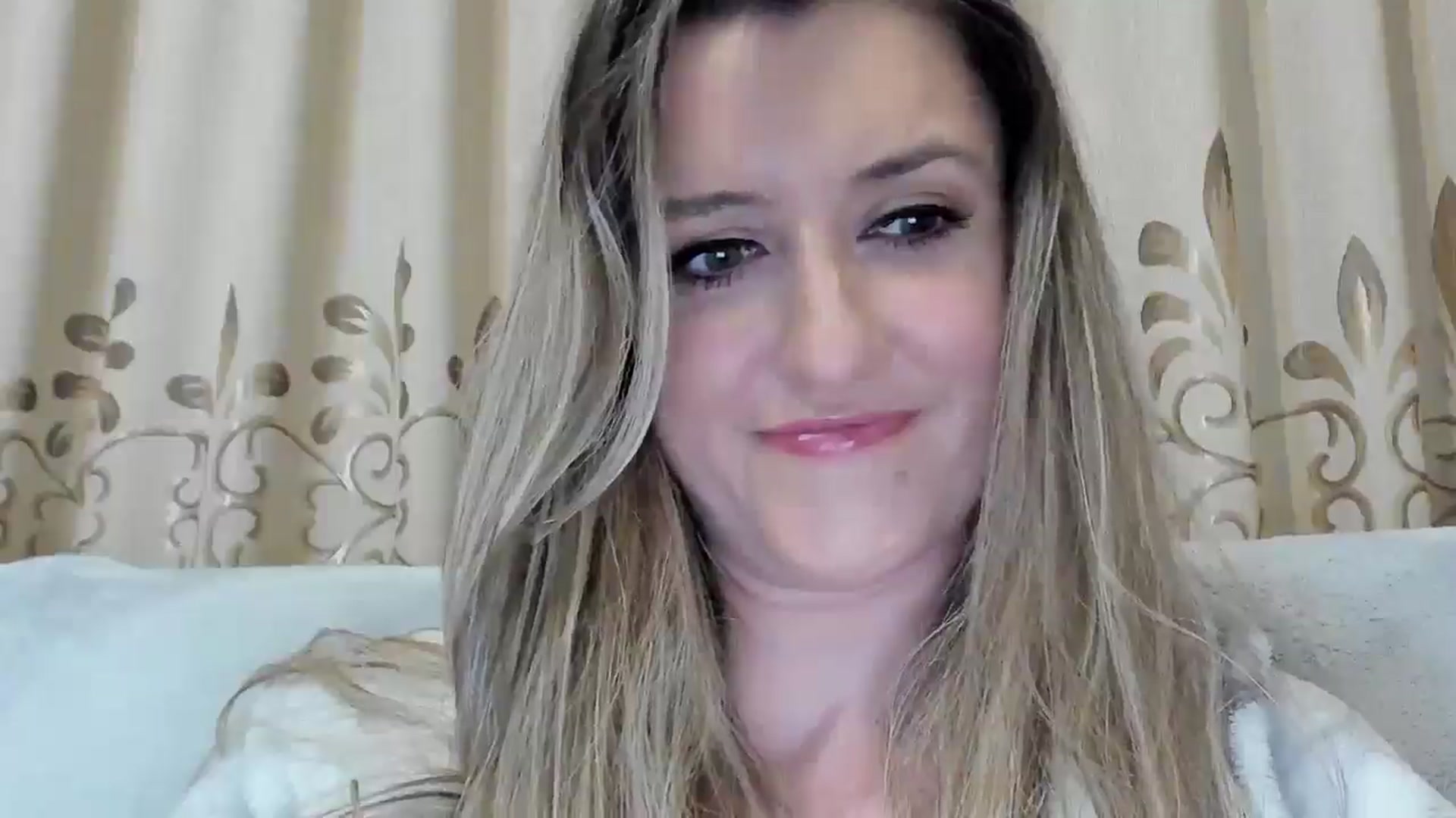 Gallery image thumbnail from BestDream's myfreecams stream on, 04/19/2026, 24:28 image 13 of 20