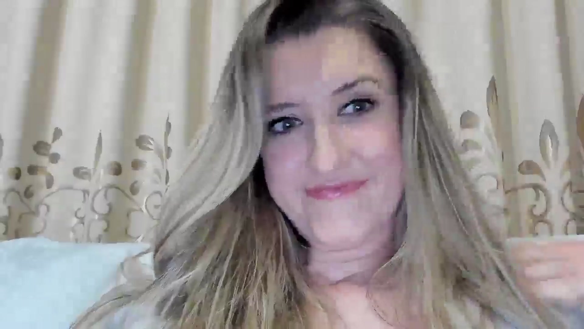 Gallery image thumbnail from BestDream's myfreecams stream on, 04/19/2026, 24:28 image 12 of 20
