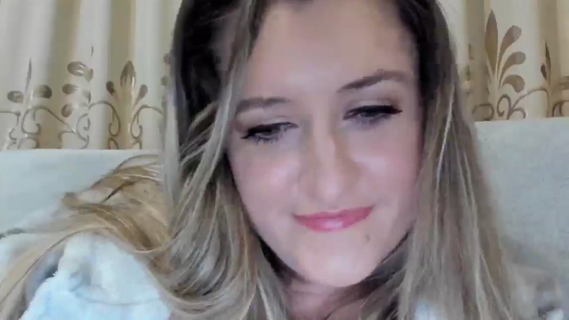Gallery image thumbnail from BestDream's myfreecams stream on, 04/19/2026, 01:00 image 3 of 20