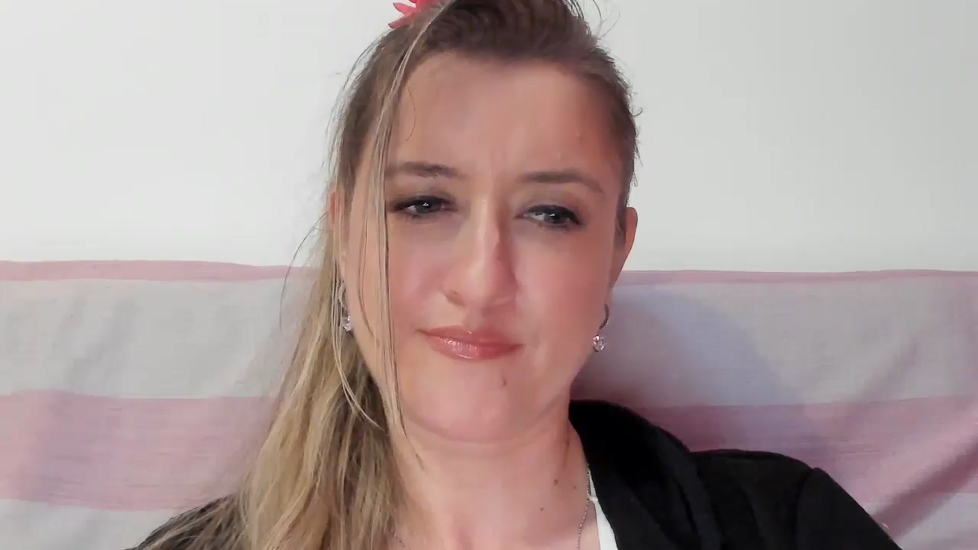 Gallery image thumbnail from BestDream's myfreecams stream on, 04/22/2026, 23:38 image 12 of 20