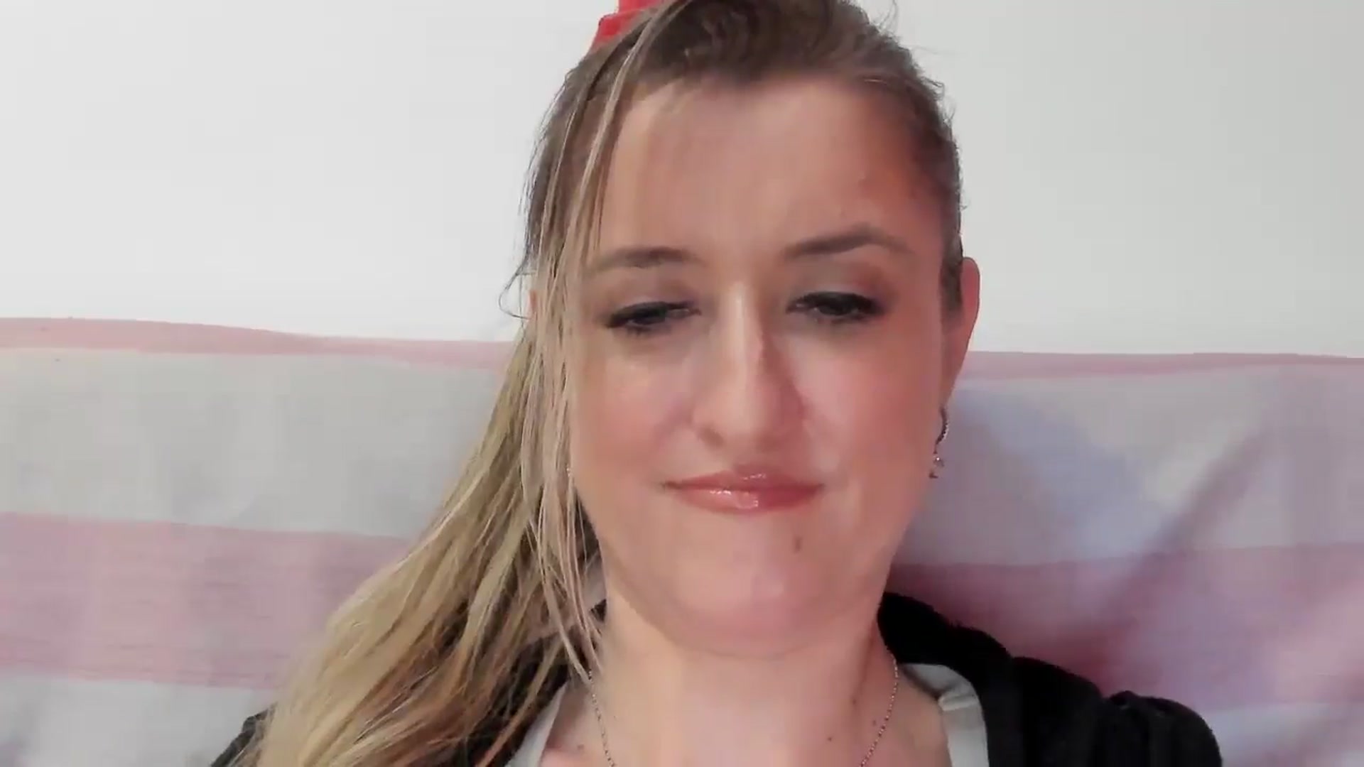 Gallery image thumbnail from BestDream's myfreecams stream on, 04/23/2026, 24:20 image 14 of 20