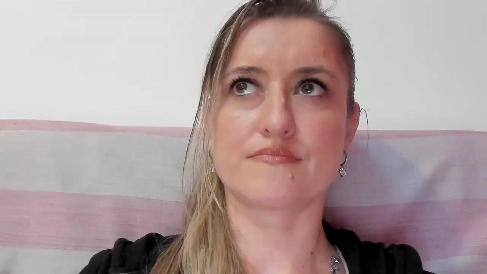 Gallery image thumbnail from BestDream's myfreecams stream on, 04/23/2026, 24:20 image 3 of 20
