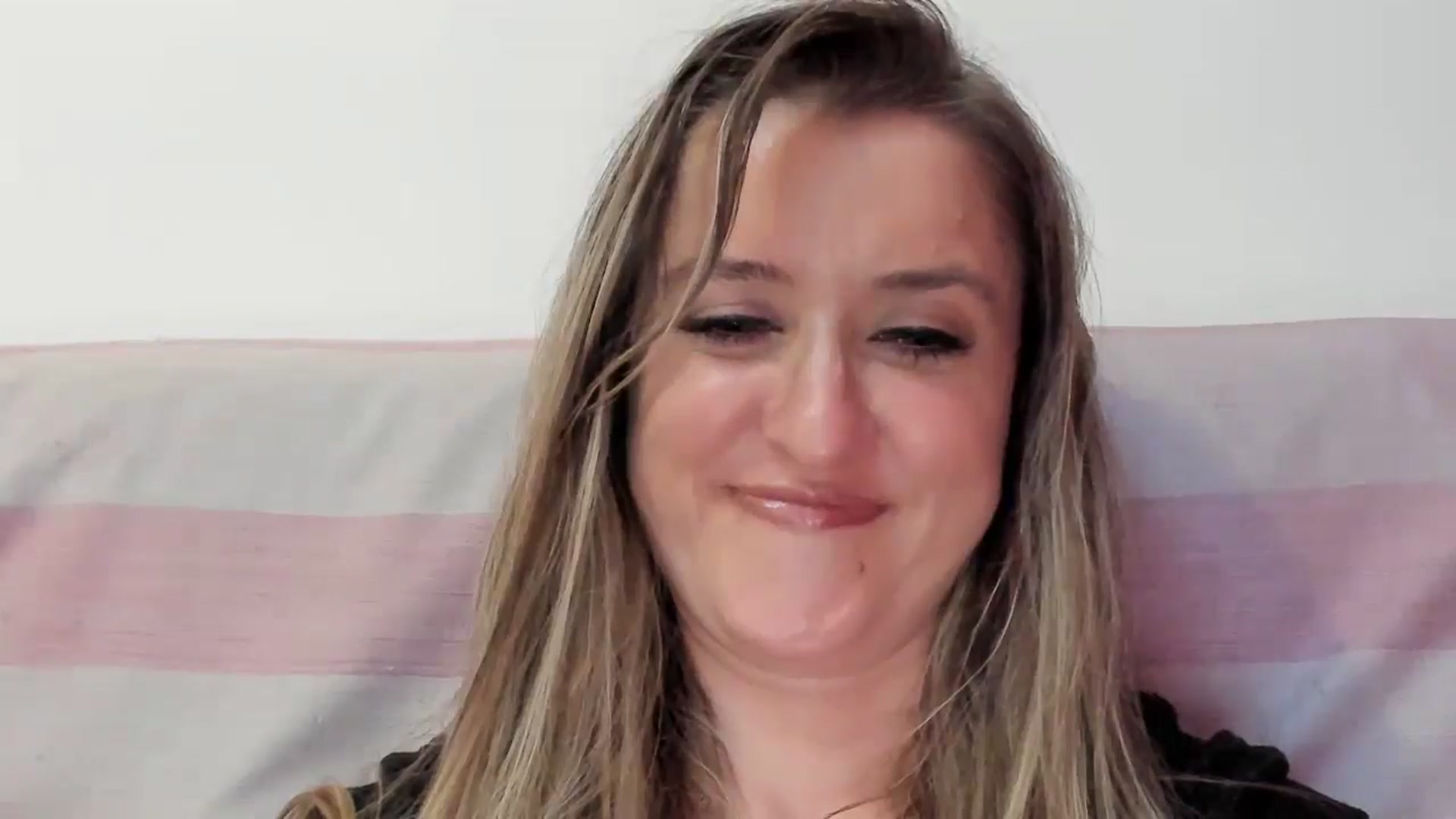 Gallery image thumbnail from BestDream's myfreecams stream on, 04/28/2026, 23:33 image 7 of 20