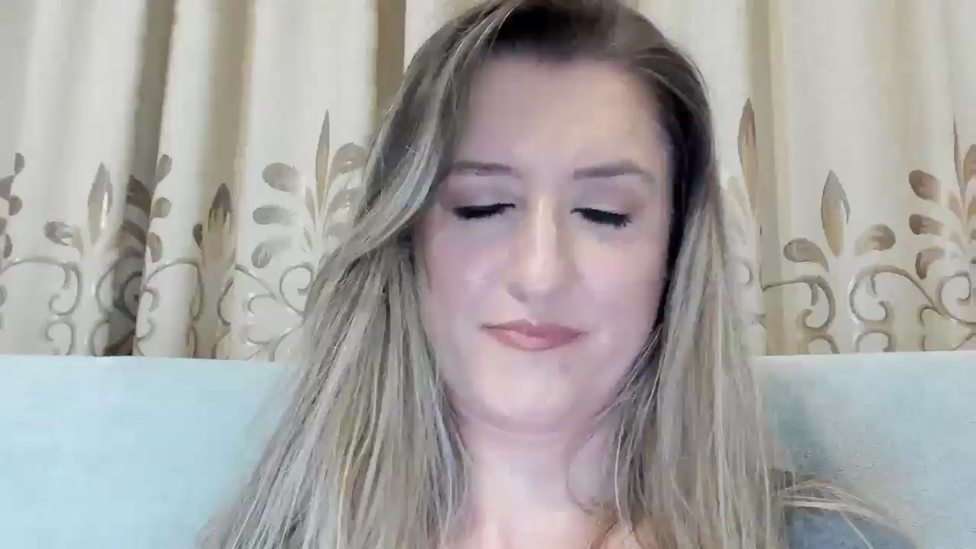 Gallery image thumbnail from BestDream's myfreecams stream on, 05/01/2026, 23:45 image 12 of 20
