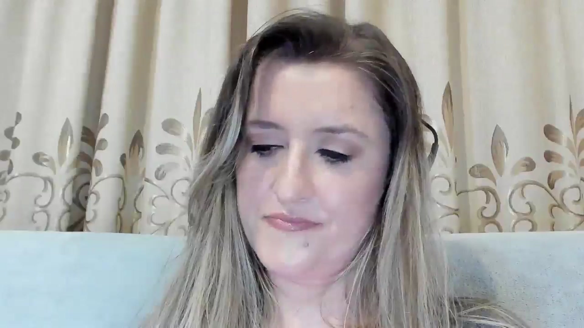 Gallery image thumbnail from BestDream's myfreecams stream on, 05/01/2026, 23:45 image 17 of 20