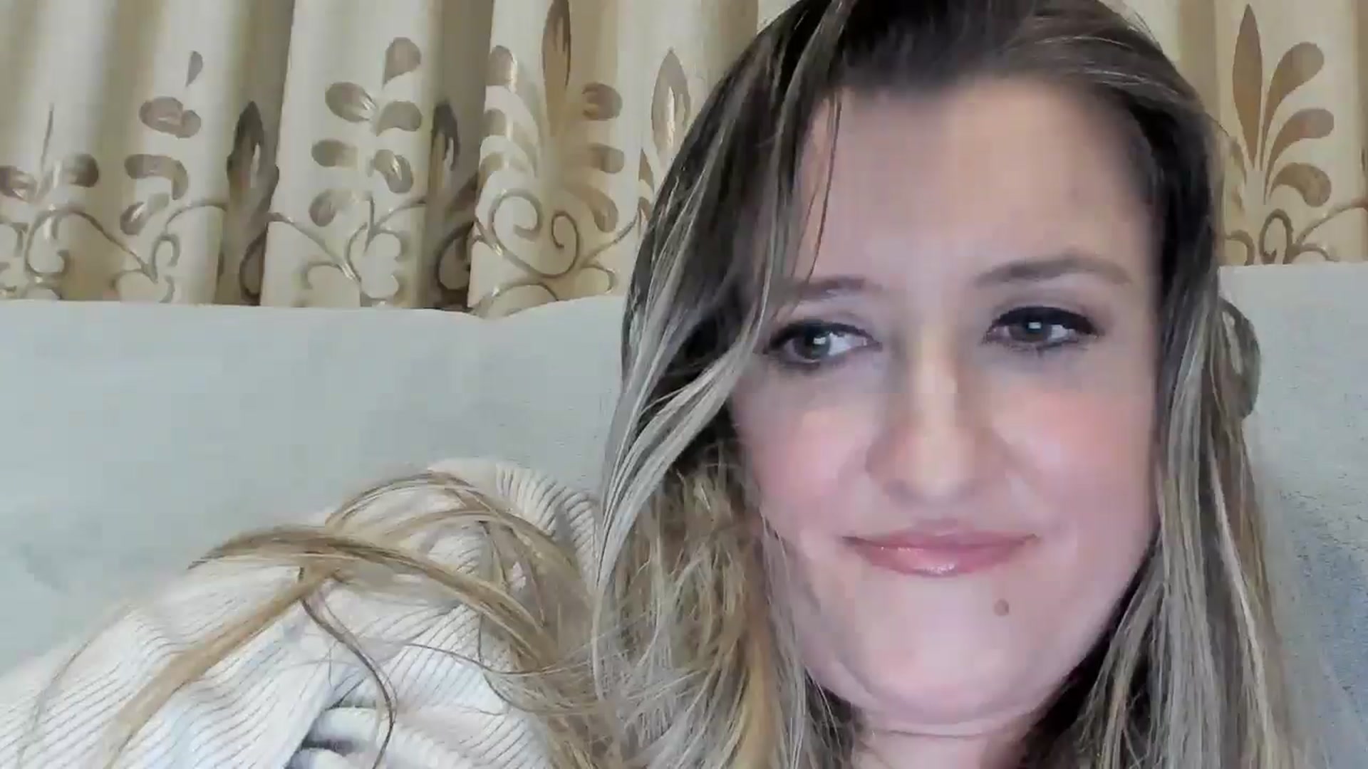 Gallery image thumbnail from BestDream's myfreecams stream on, 05/03/2026, 22:38 image 16 of 20