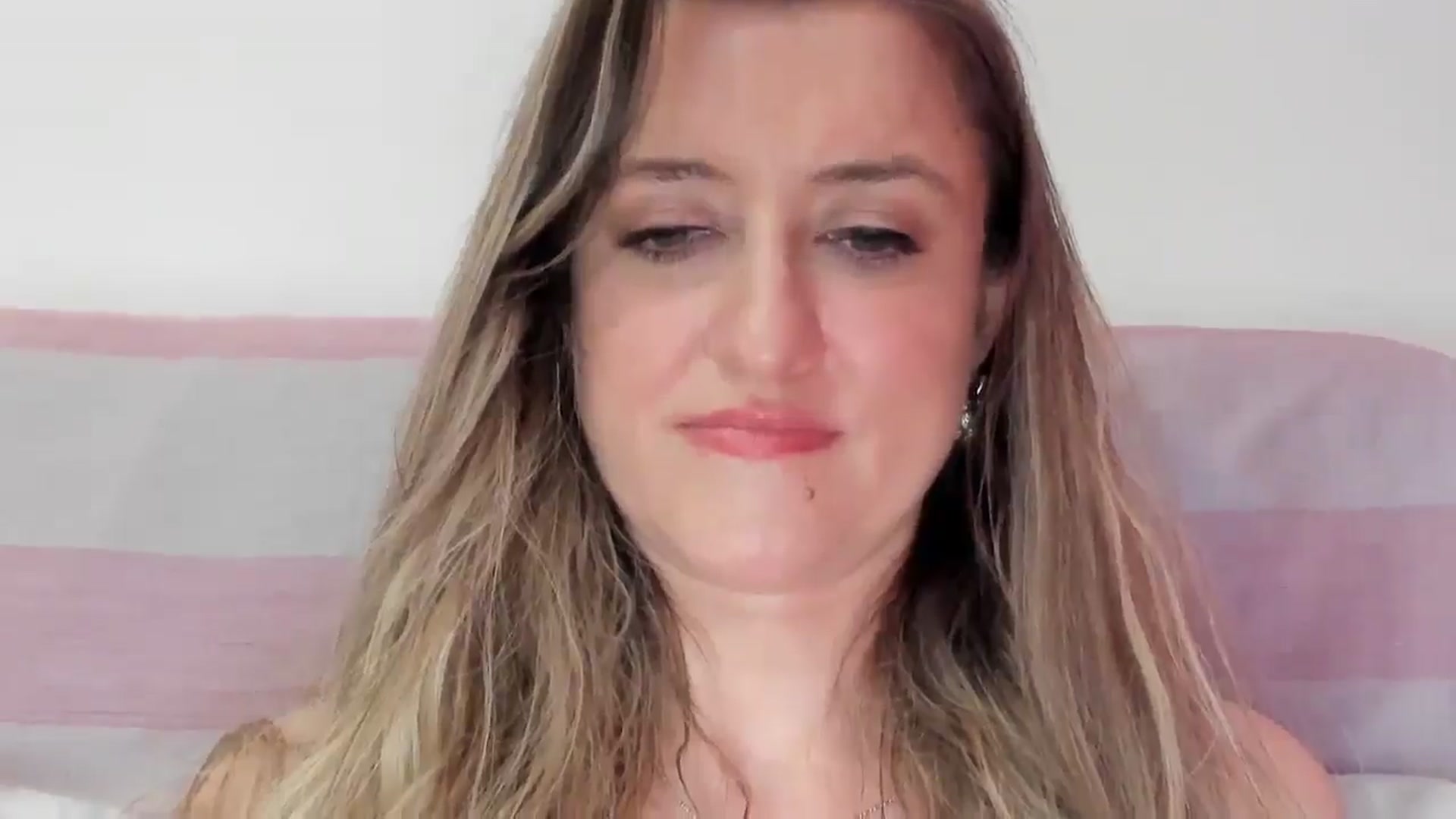Gallery image thumbnail from BestDream's myfreecams stream on, 05/05/2026, 09:21 image 18 of 20