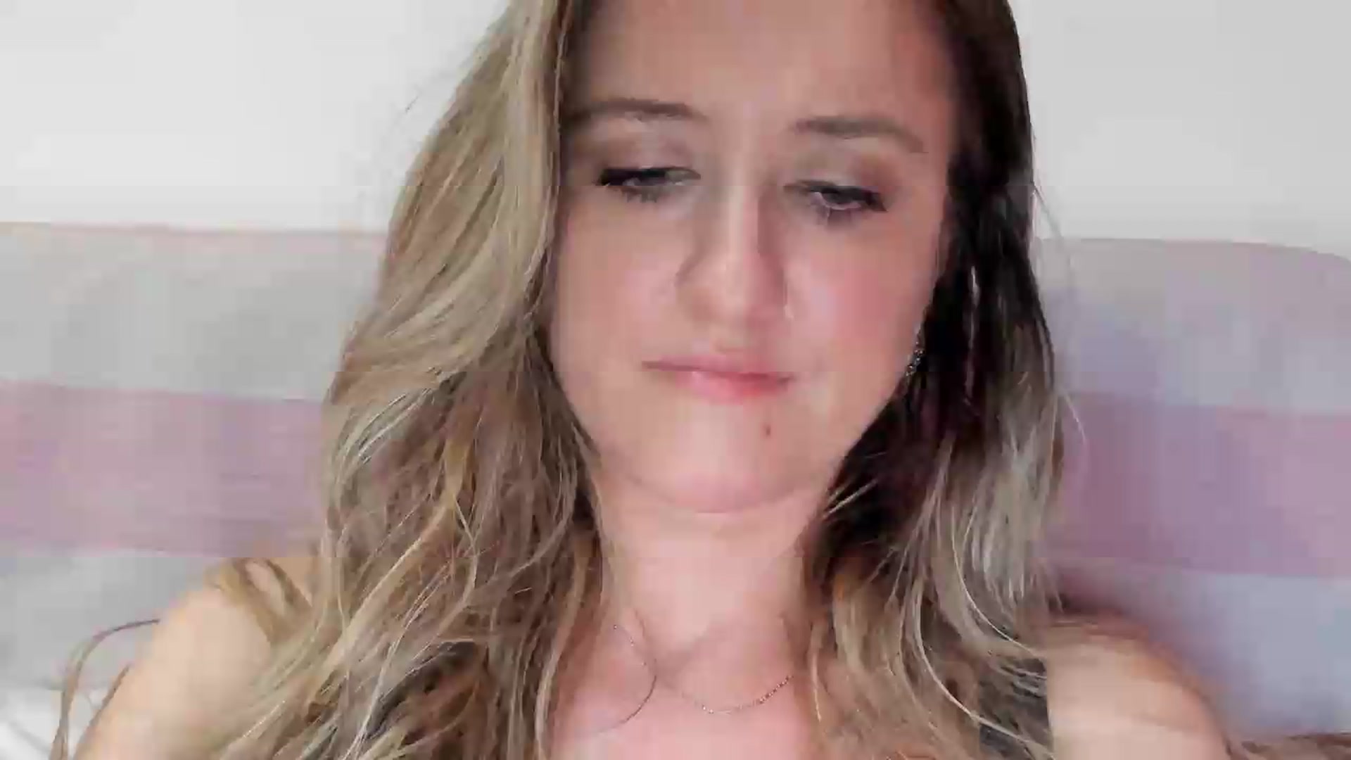 Gallery image thumbnail from BestDream's myfreecams stream on, 05/12/2026, 24:06 image 5 of 20
