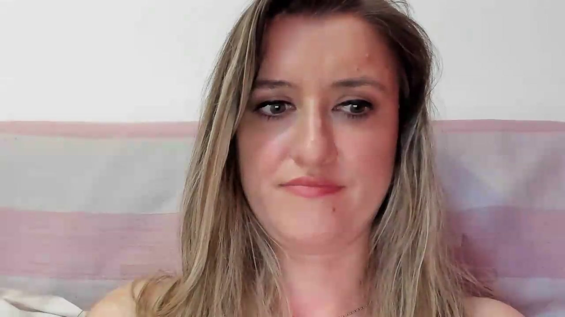 Gallery image thumbnail from BestDream's myfreecams stream on, 05/14/2026, 01:49 image 15 of 20