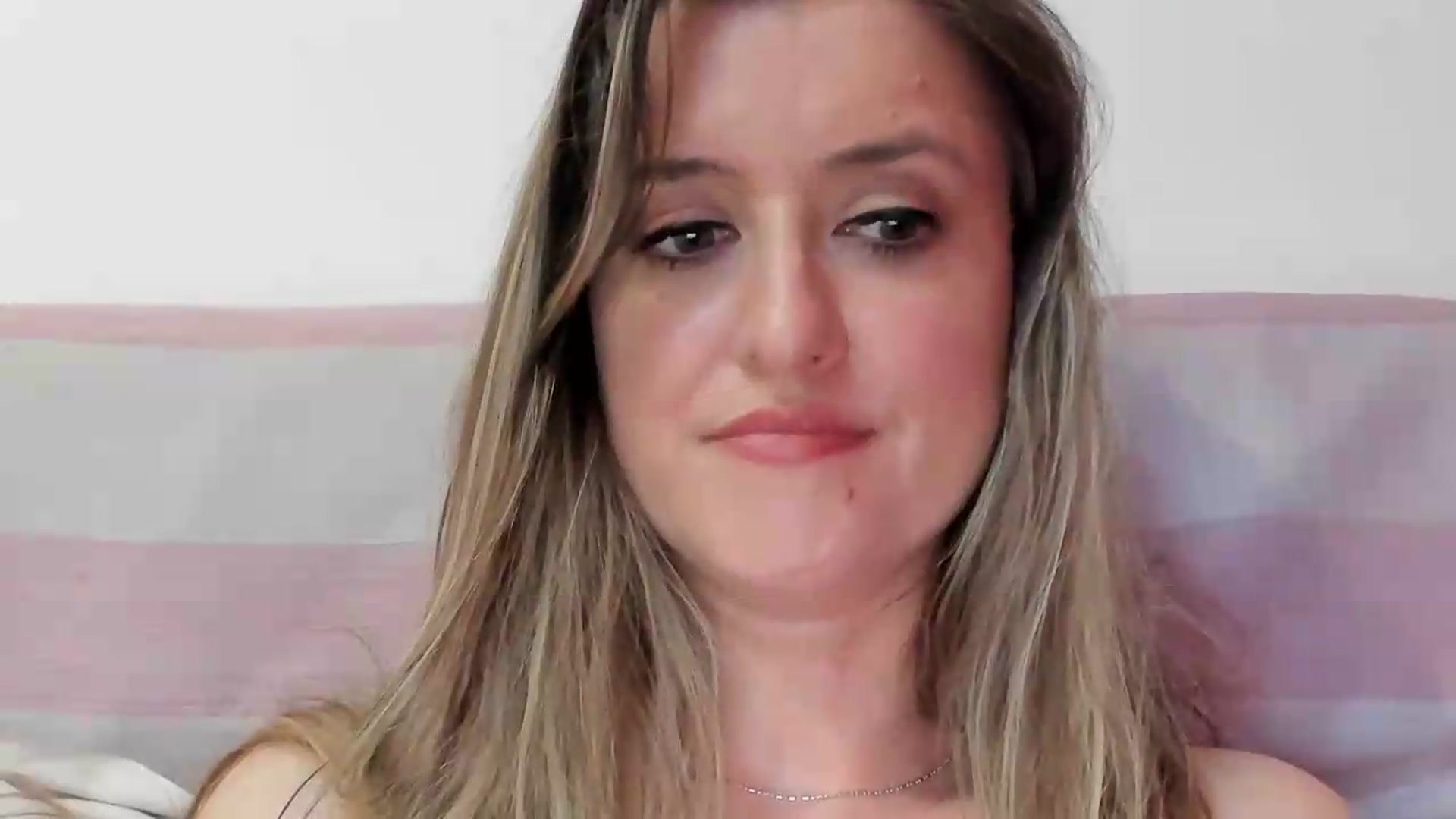 Gallery image thumbnail from BestDream's myfreecams stream on, 05/14/2026, 01:49 image 2 of 20