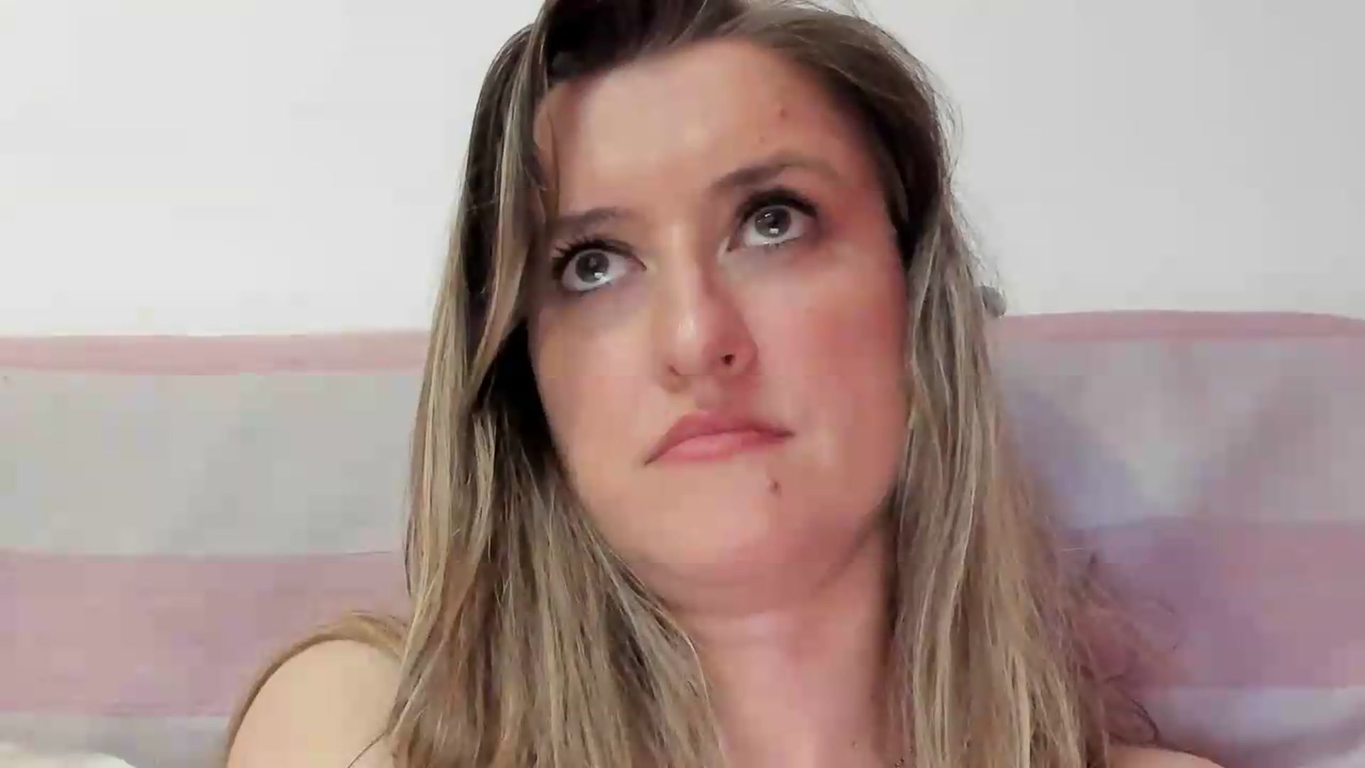 Gallery image thumbnail from BestDream's myfreecams stream on, 05/14/2026, 01:49 image 3 of 20
