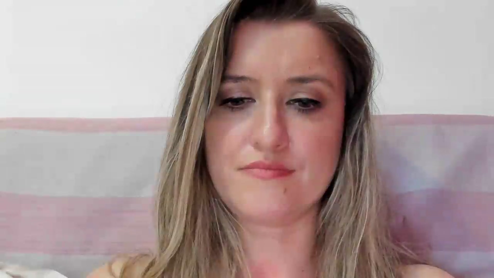 Gallery image thumbnail from BestDream's myfreecams stream on, 05/14/2026, 01:49 image 18 of 20