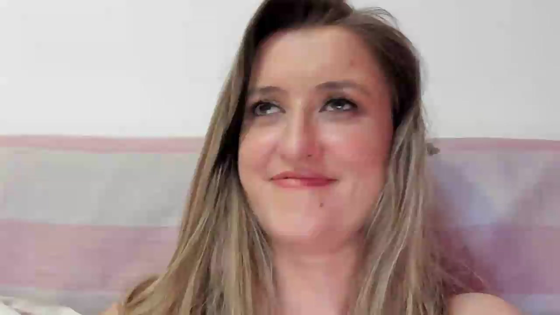 Gallery image thumbnail from BestDream's myfreecams stream on, 05/14/2026, 01:49 image 7 of 20