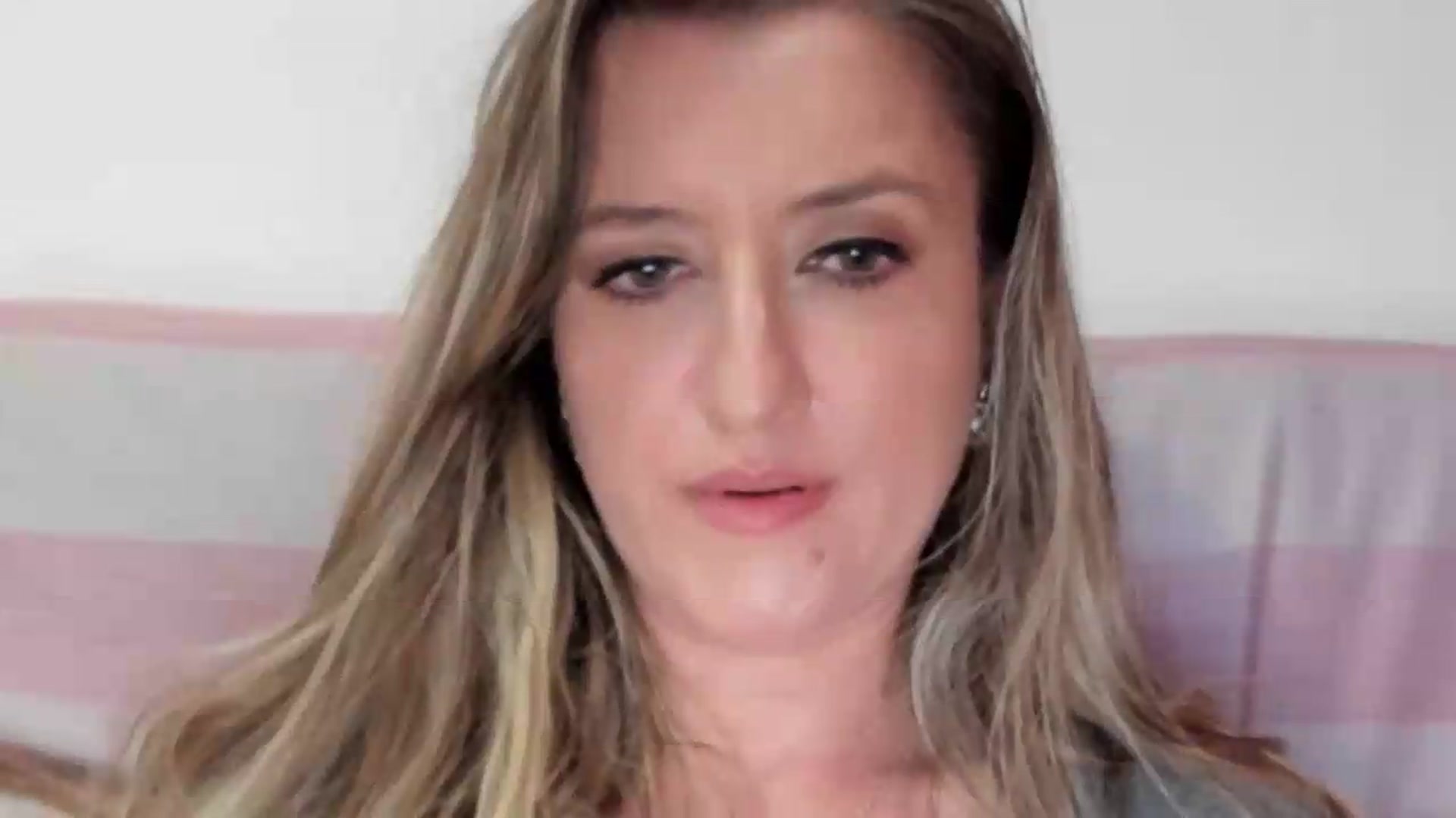 Gallery image thumbnail from BestDream's myfreecams stream on, 05/14/2026, 18:31 image 11 of 20