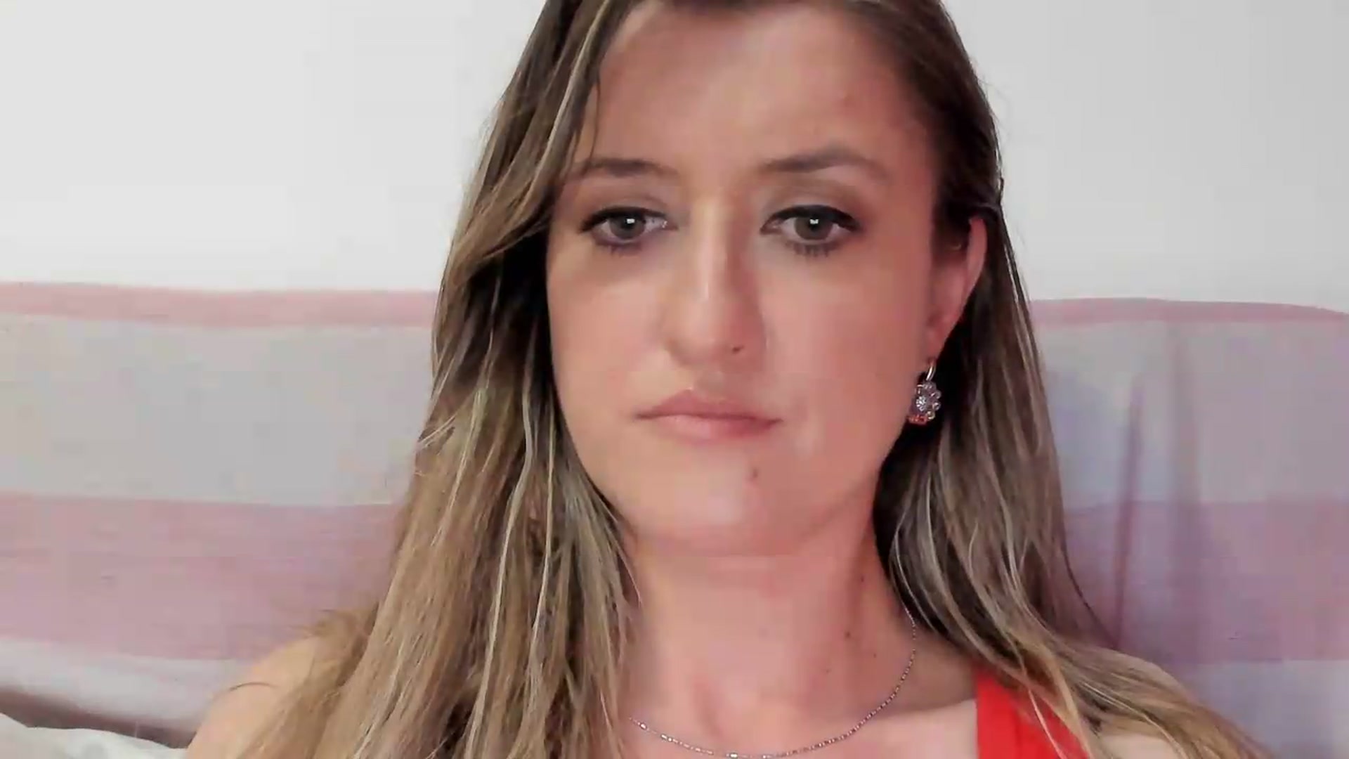 Gallery image thumbnail from BestDream's myfreecams stream on, 05/14/2026, 19:32 image 18 of 20