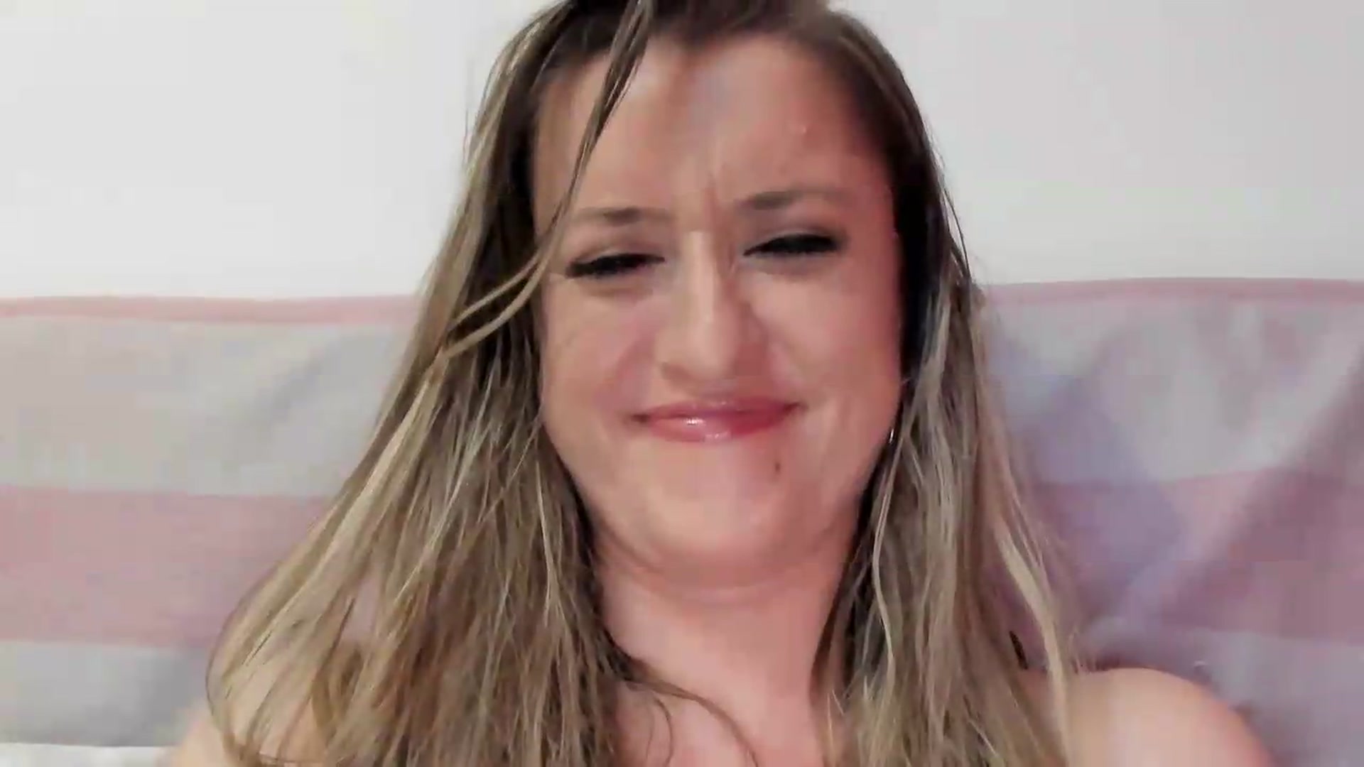 Gallery image thumbnail from BestDream's myfreecams stream on, 05/15/2026, 22:34 image 6 of 20