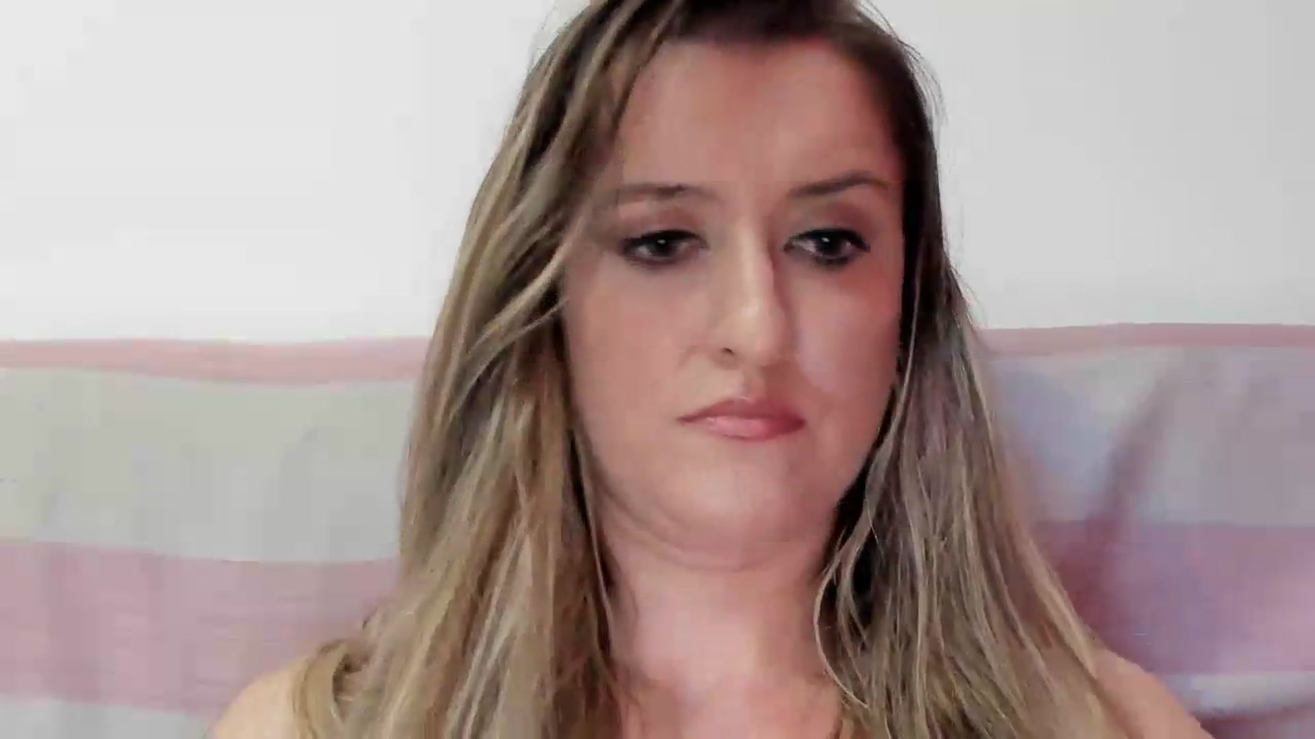 Gallery image thumbnail from BestDream's myfreecams stream on, 05/15/2026, 23:50 image 17 of 20