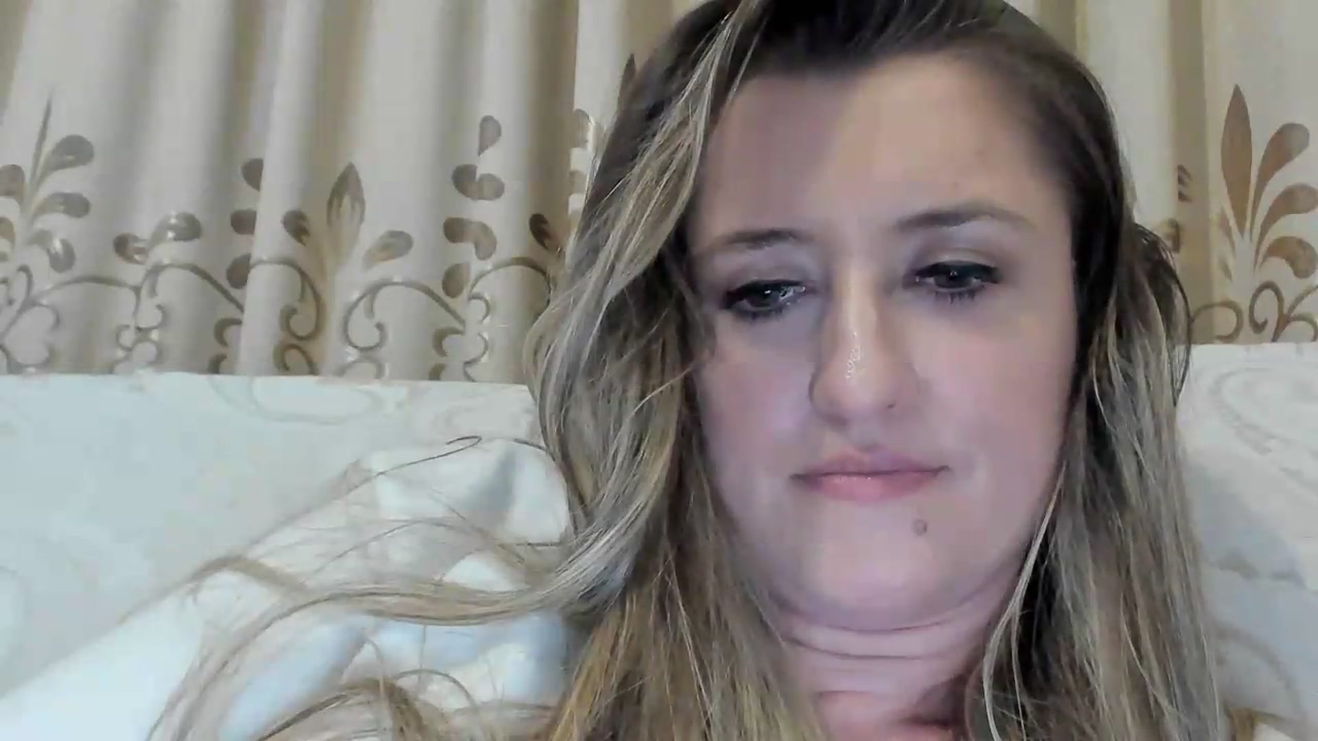 Gallery image thumbnail from BestDream's myfreecams stream on, 05/16/2026, 23:11 image 15 of 20