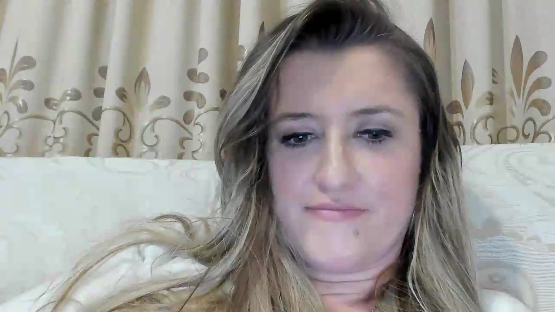 Gallery image thumbnail from BestDream's myfreecams stream on, 05/16/2026, 23:11 image 14 of 20