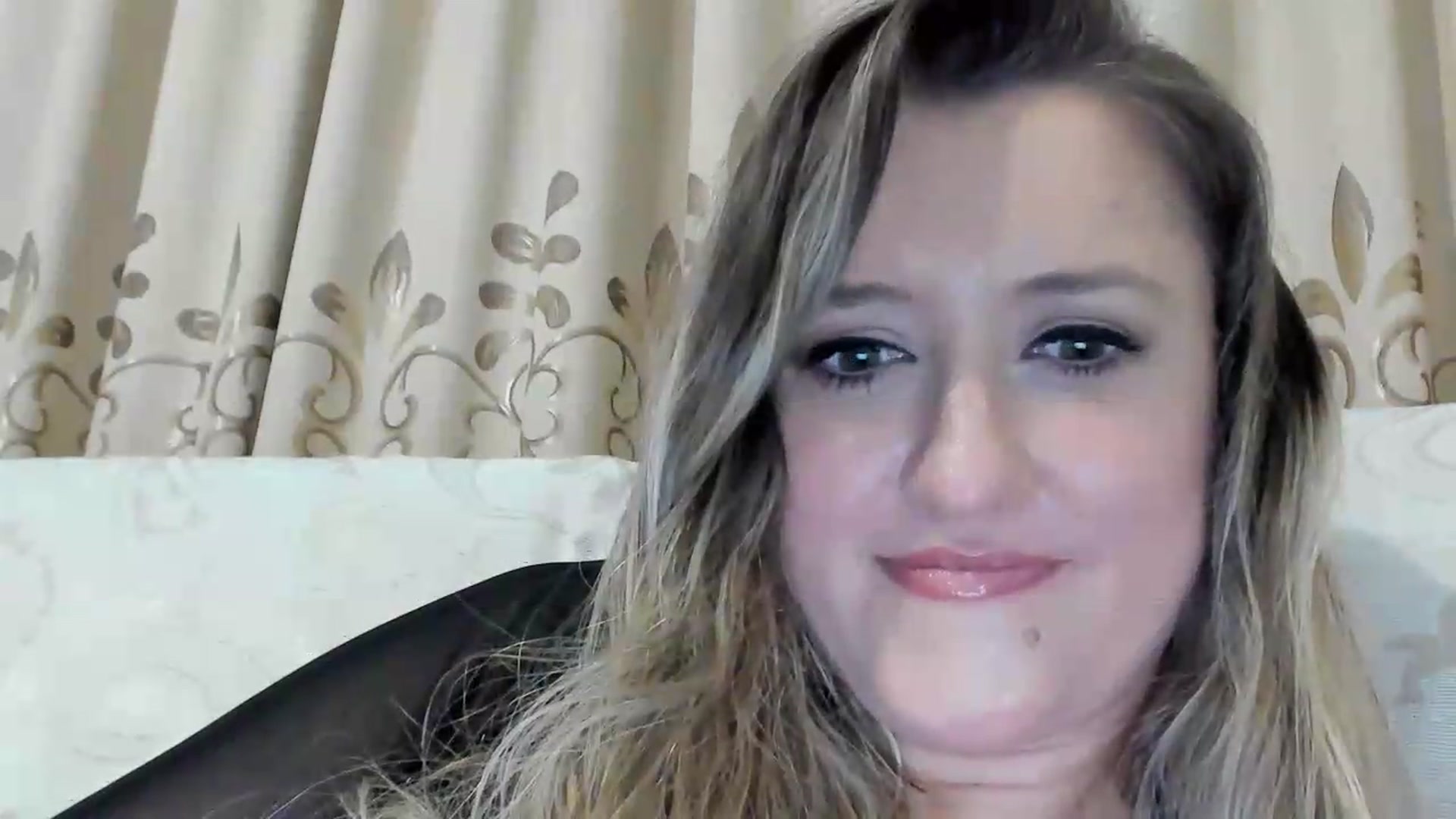 Gallery image thumbnail from BestDream's myfreecams stream on, 05/17/2026, 22:40 image 14 of 20