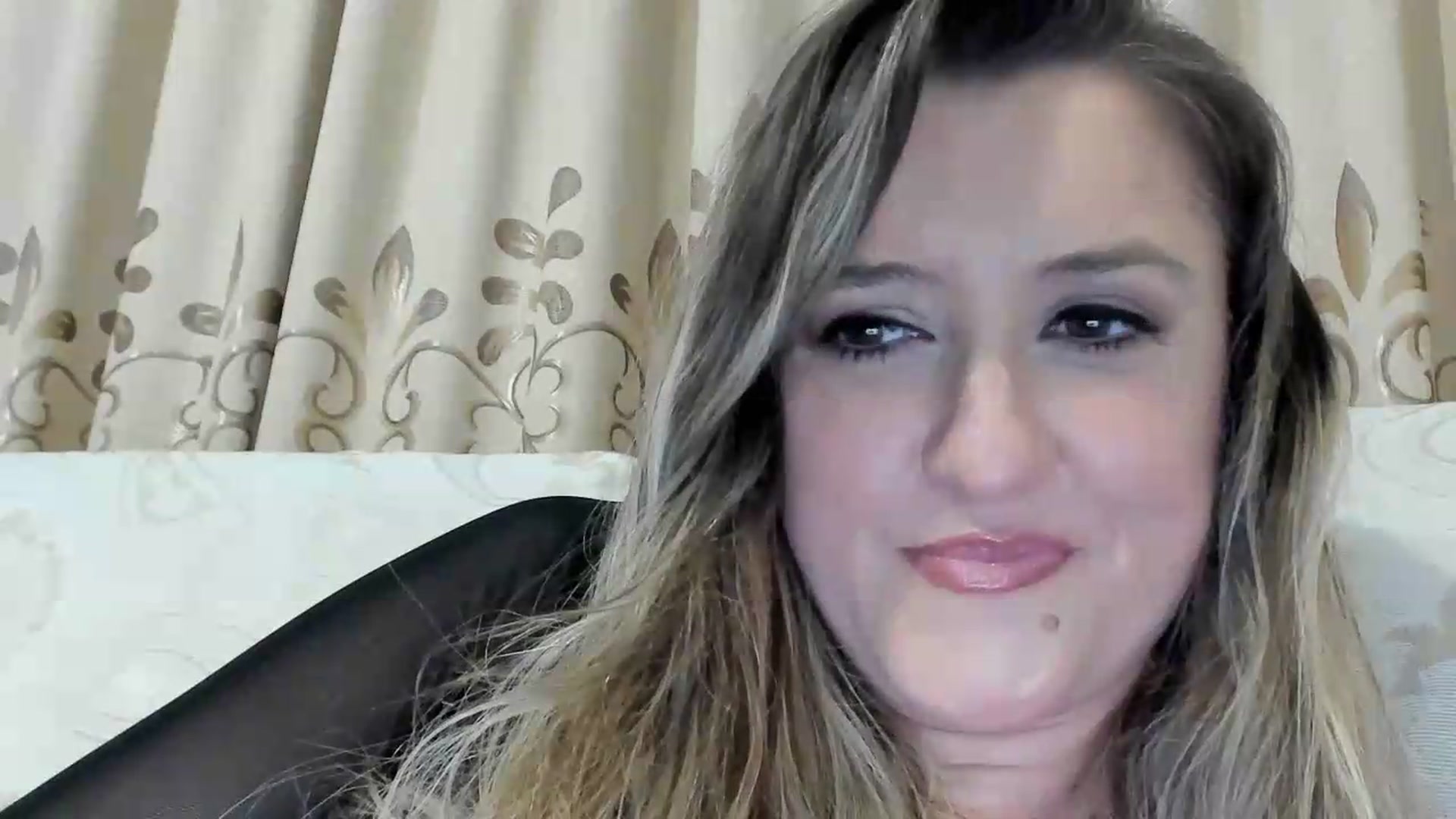 Gallery image thumbnail from BestDream's myfreecams stream on, 05/17/2026, 22:40 image 13 of 20