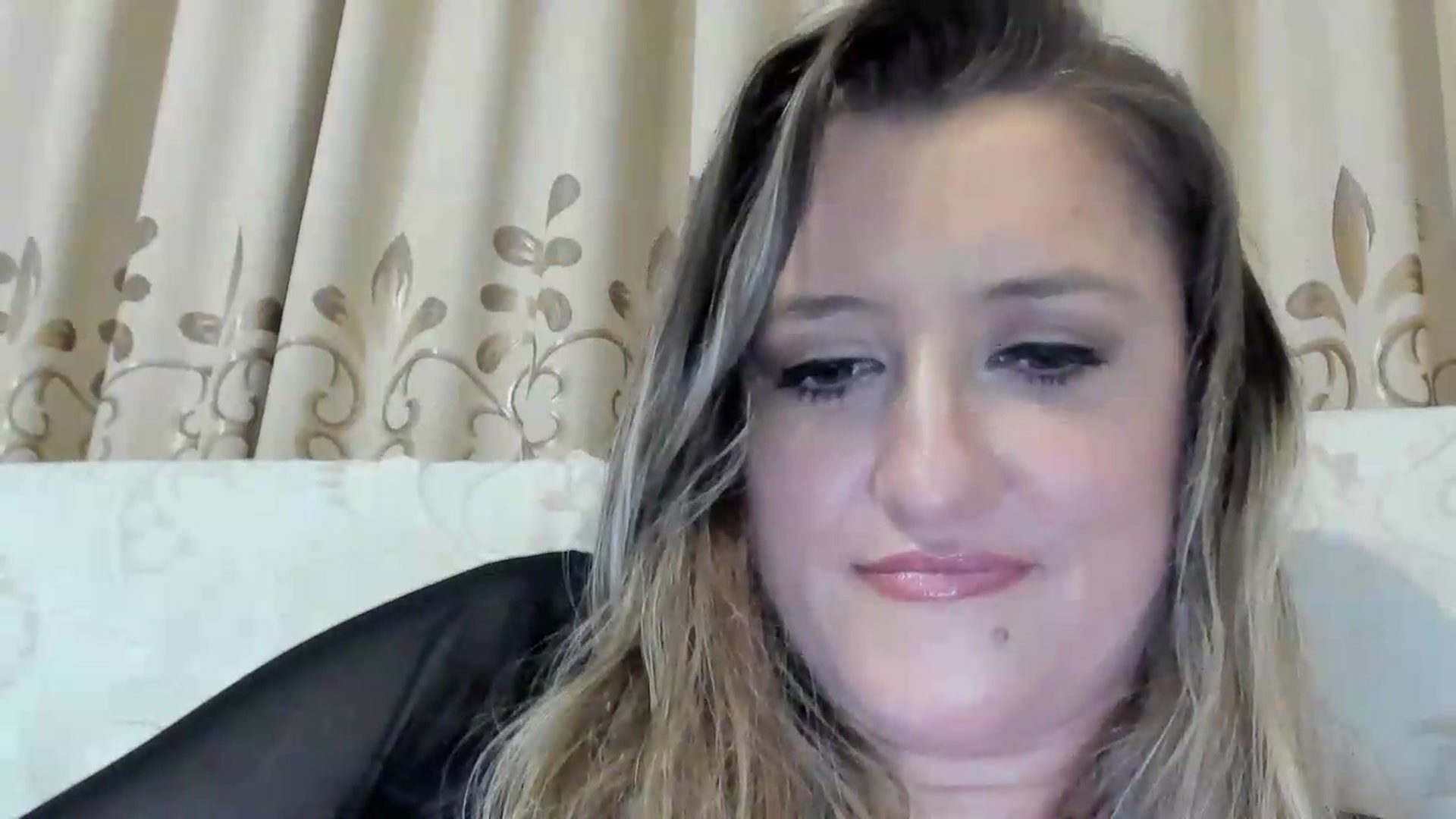 Gallery image thumbnail from BestDream's myfreecams stream on, 05/17/2026, 22:40 image 20 of 20