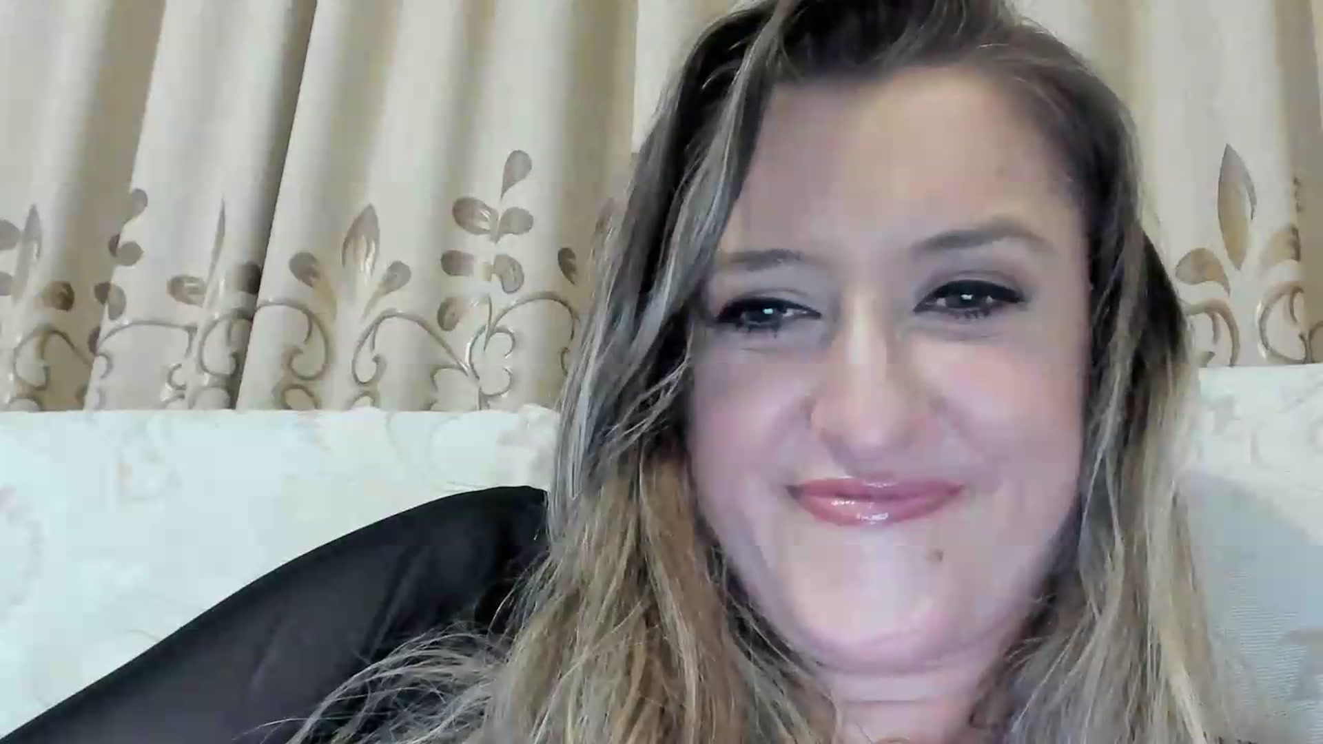 Gallery image thumbnail from BestDream's myfreecams stream on, 05/17/2026, 22:40 image 18 of 20
