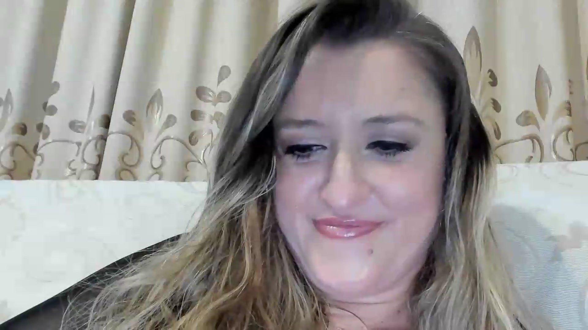 Gallery image thumbnail from BestDream's myfreecams stream on, 05/17/2026, 22:40 image 10 of 20