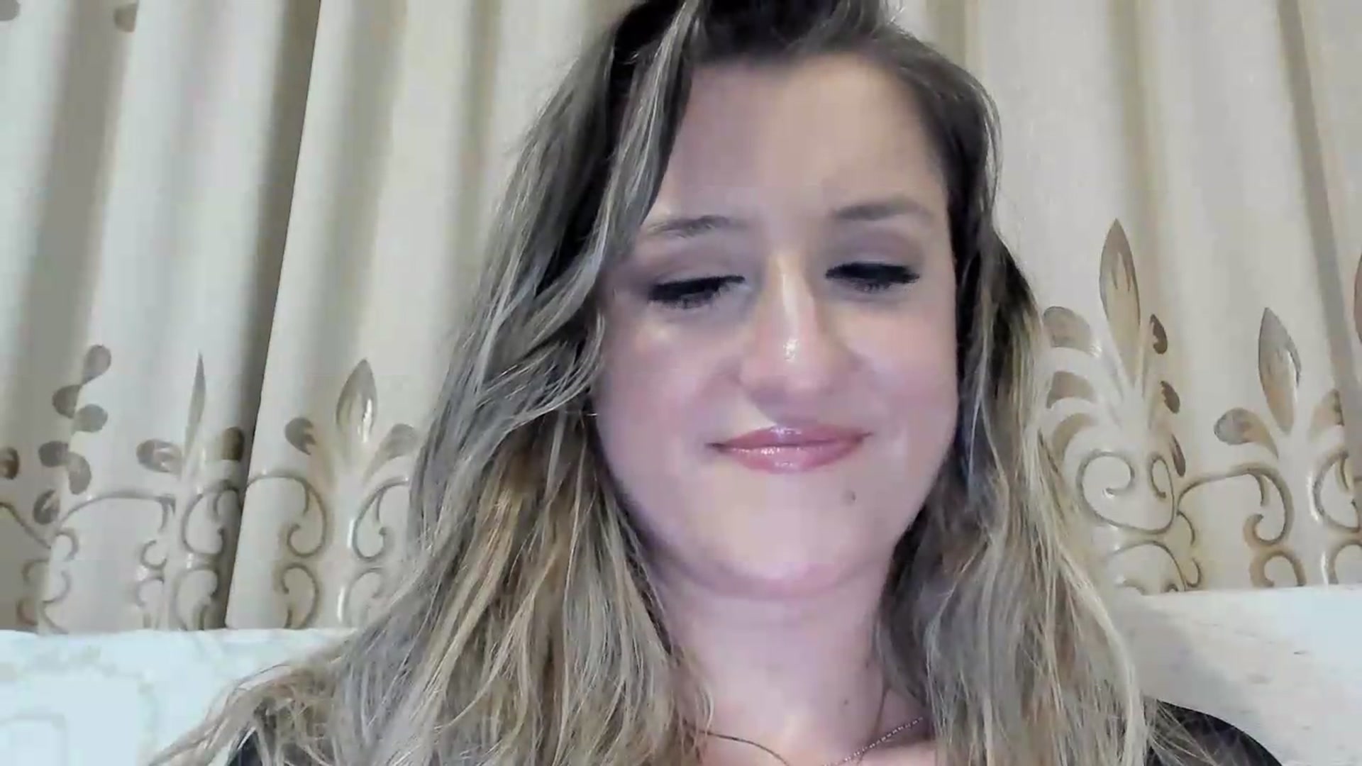 Gallery image thumbnail from BestDream's myfreecams stream on, 05/17/2026, 22:40 image 4 of 20