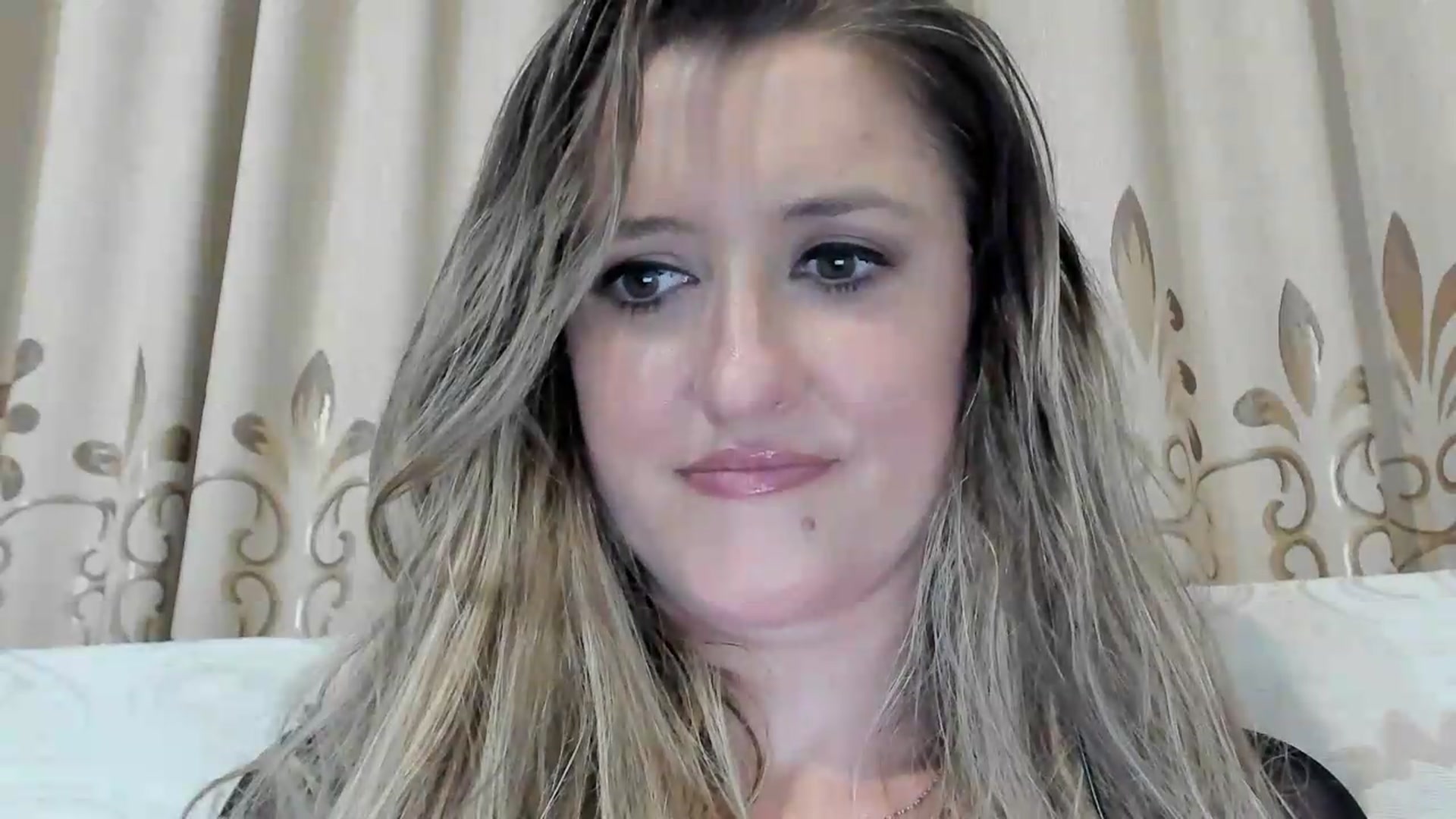 Gallery image thumbnail from BestDream's myfreecams stream on, 05/18/2026, 24:07 image 15 of 20