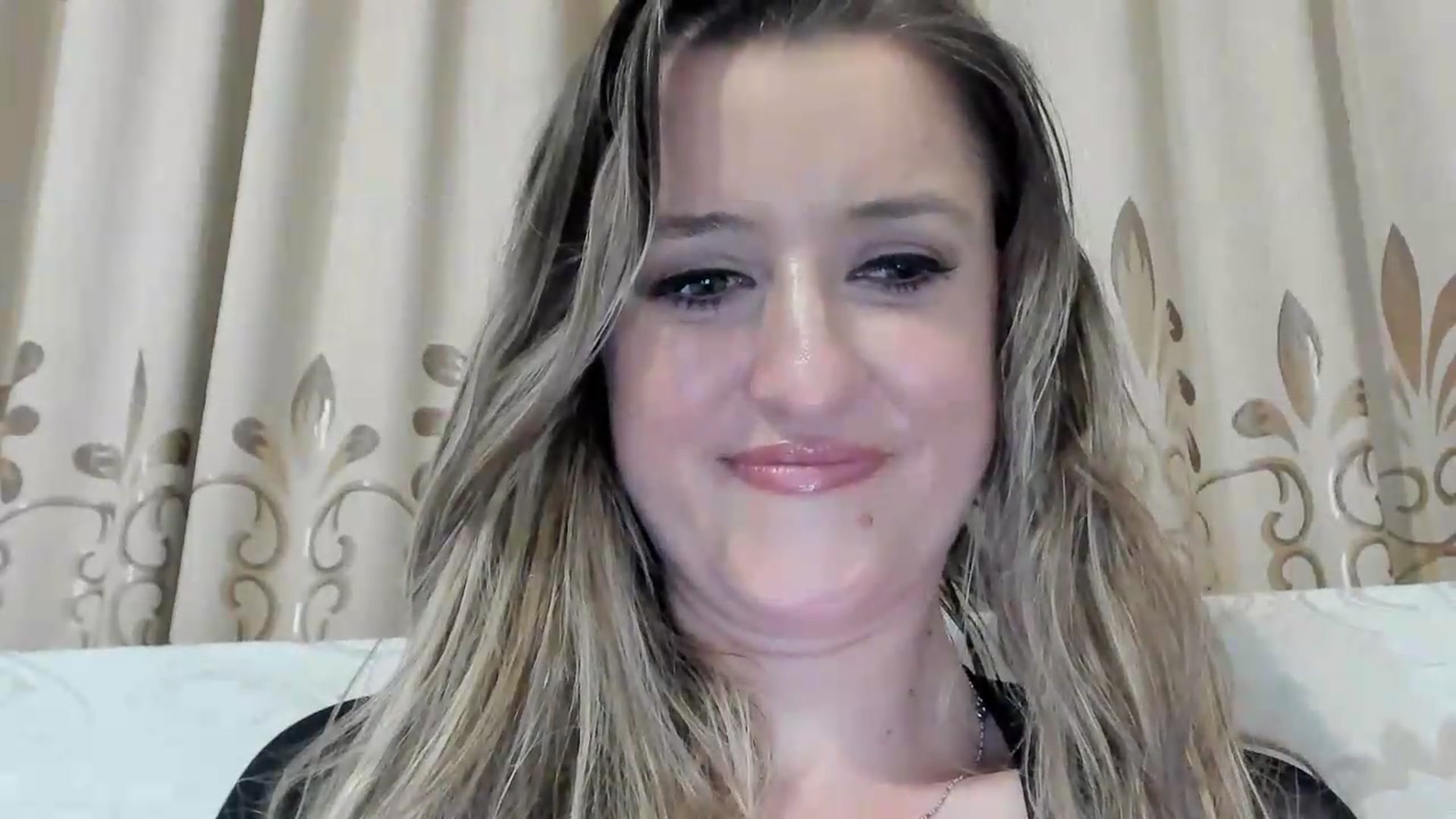 Gallery image thumbnail from BestDream's myfreecams stream on, 05/18/2026, 24:07 image 13 of 20