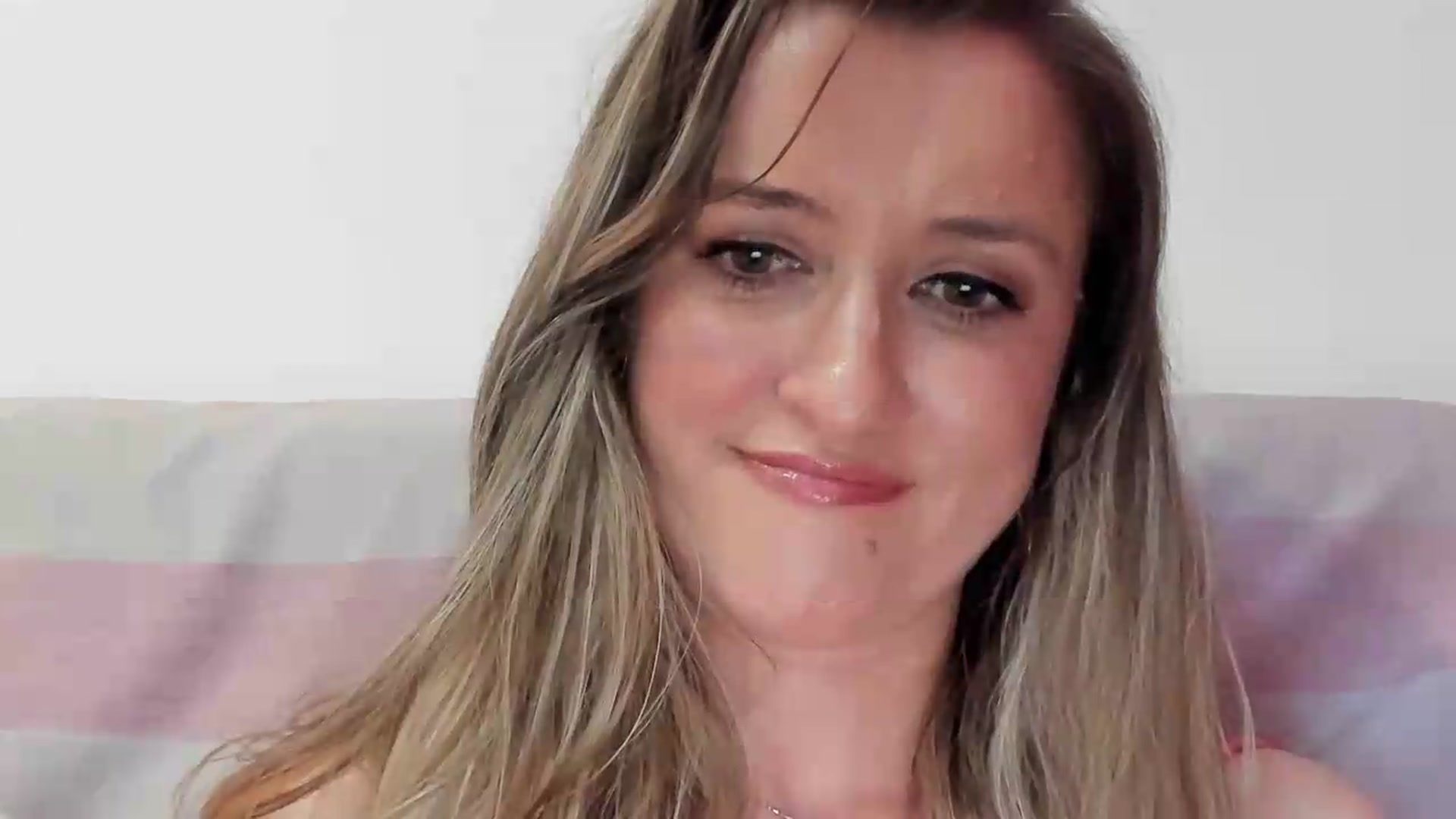 Gallery image thumbnail from BestDream's myfreecams stream on, 05/19/2026, 23:51 image 16 of 20