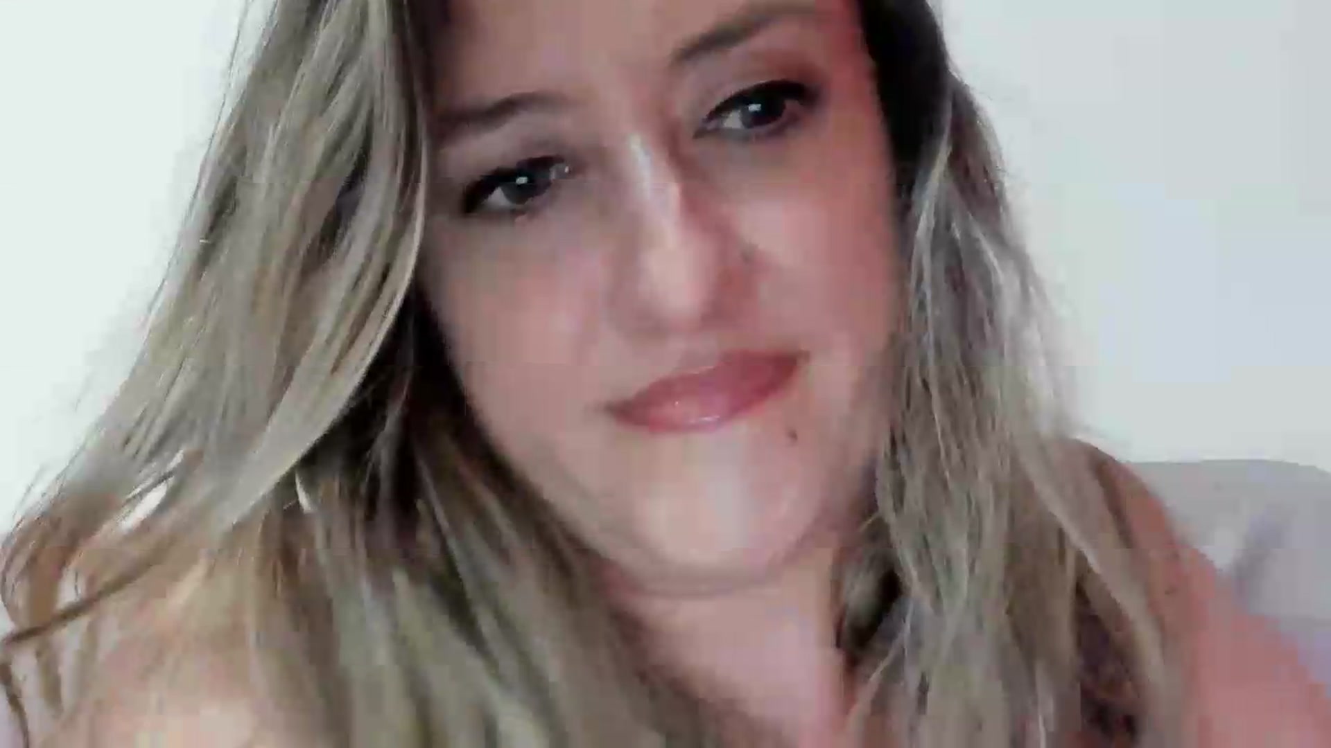 Gallery image thumbnail from BestDream's myfreecams stream on, 05/20/2026, 23:13 image 17 of 20