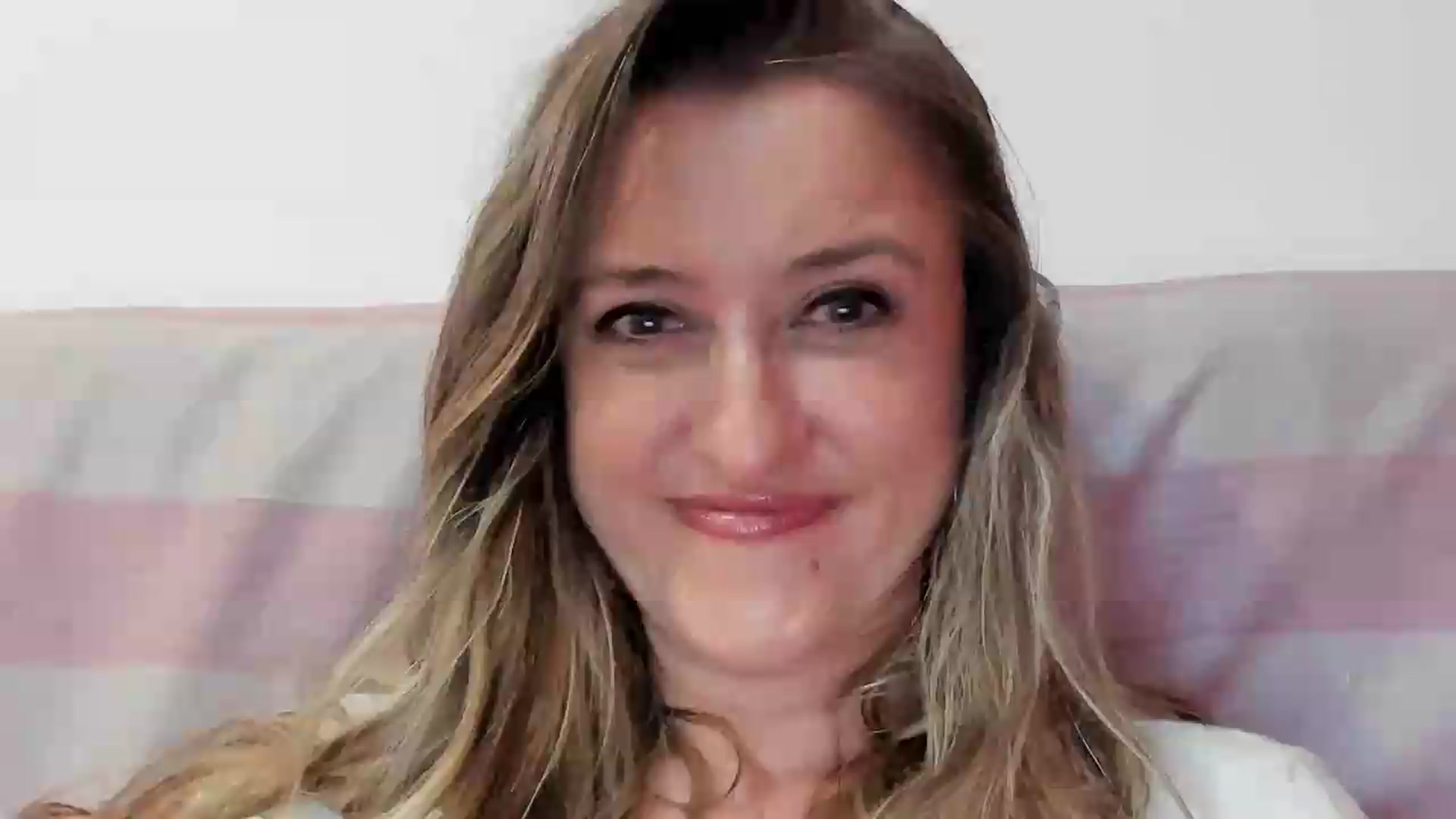 Gallery image thumbnail from BestDream's myfreecams stream on, 05/20/2026, 23:13 image 15 of 20