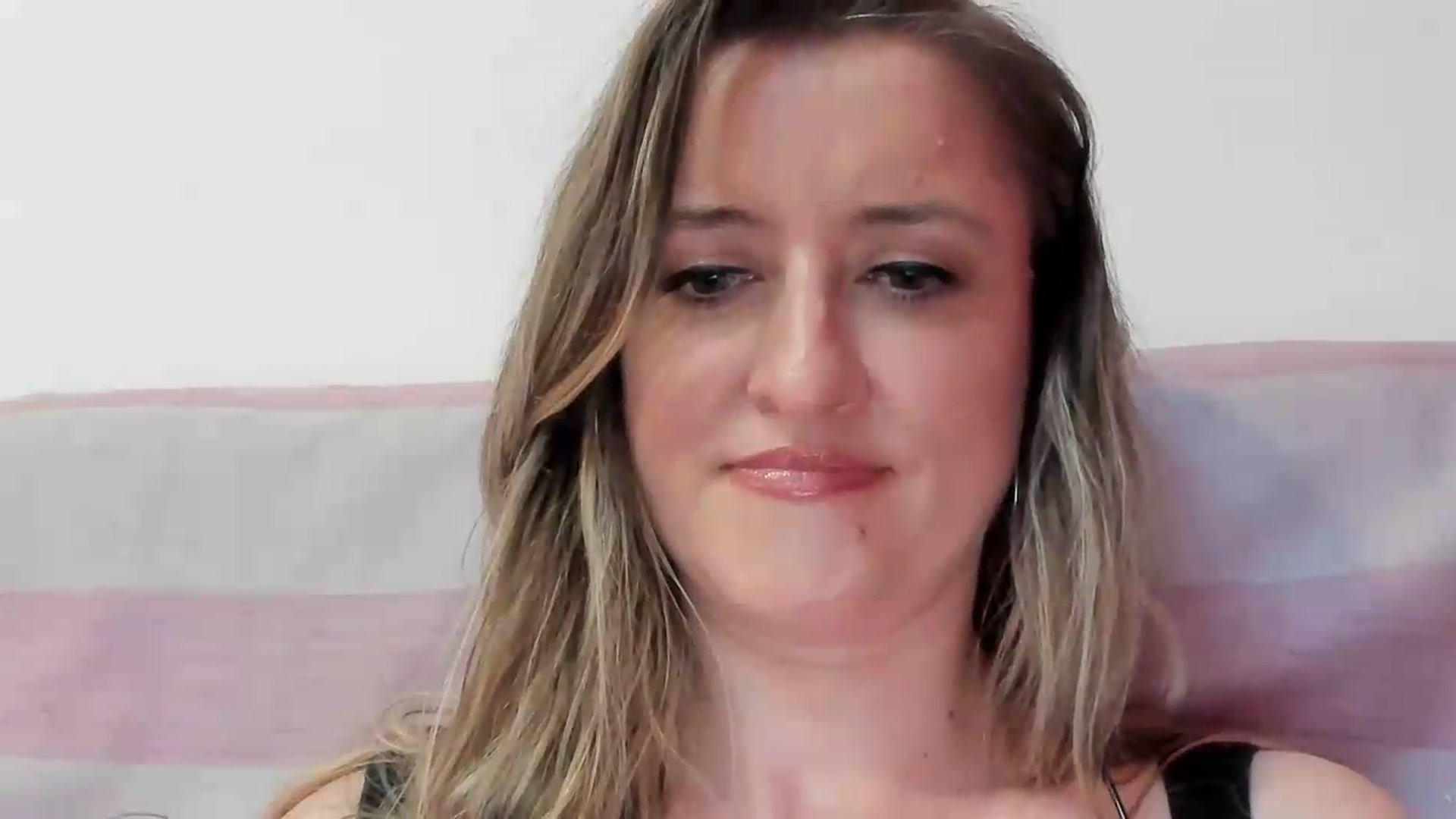 Gallery image thumbnail from BestDream's myfreecams stream on, 05/20/2026, 23:13 image 20 of 20