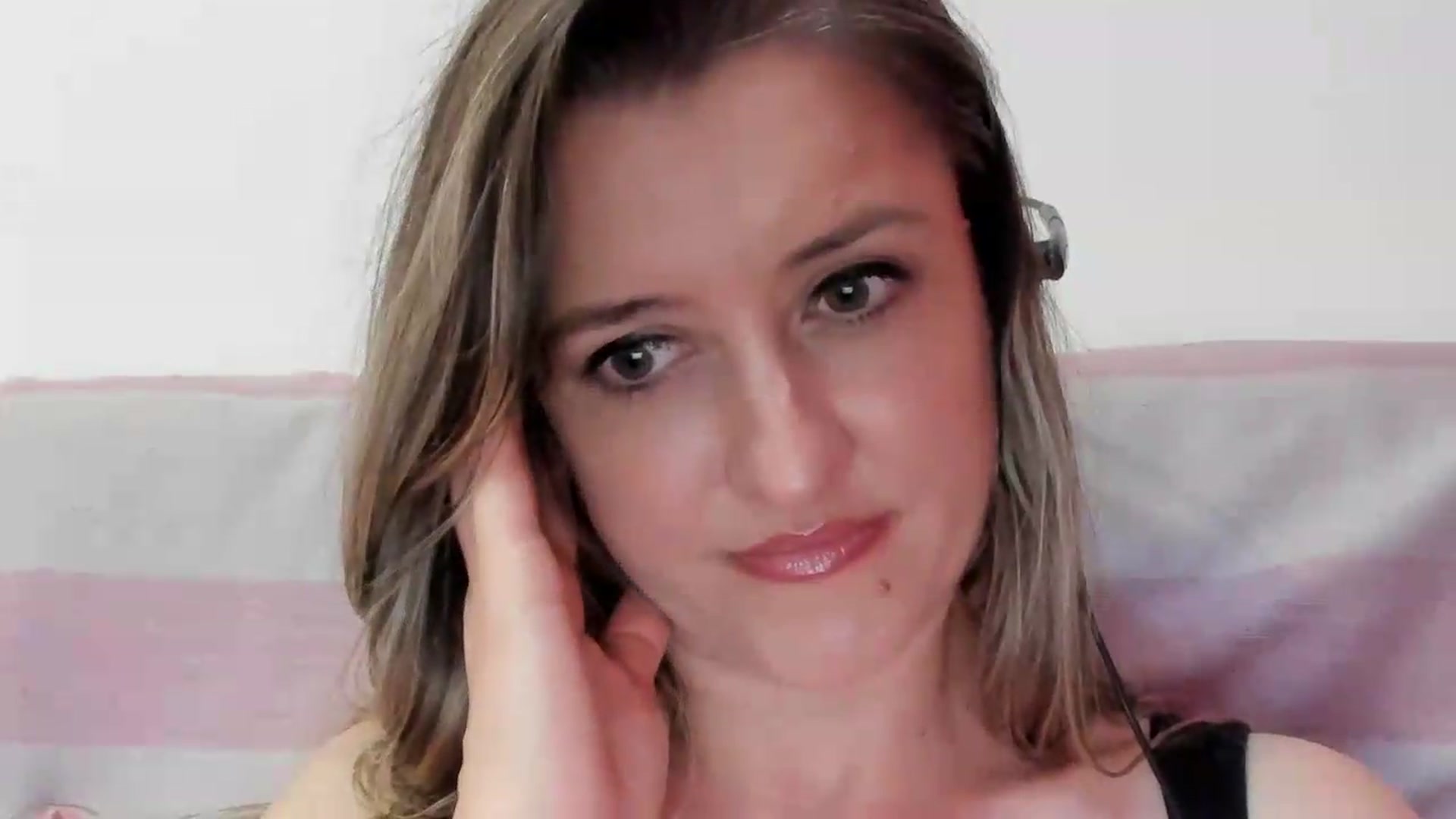 Gallery image thumbnail from BestDream's myfreecams stream on, 05/20/2026, 23:13 image 18 of 20